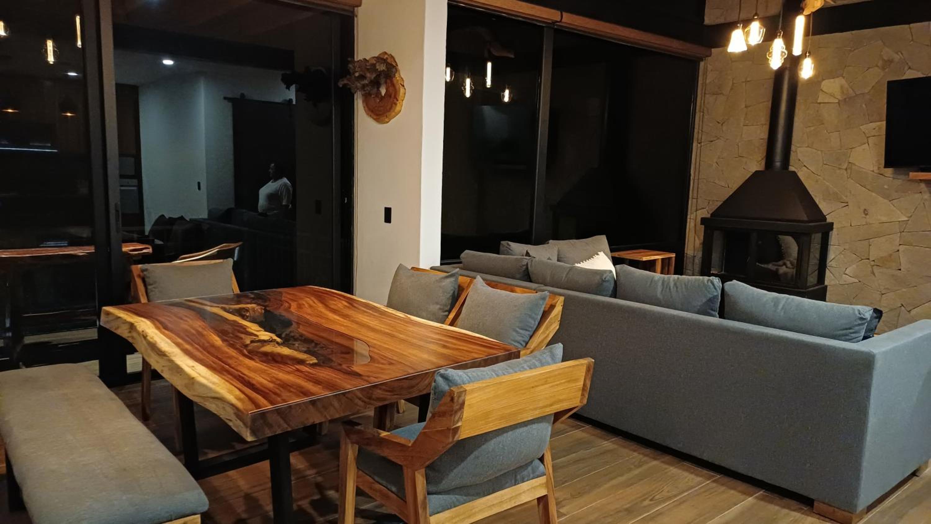 One-Bedroom Bungalow - Photo 7