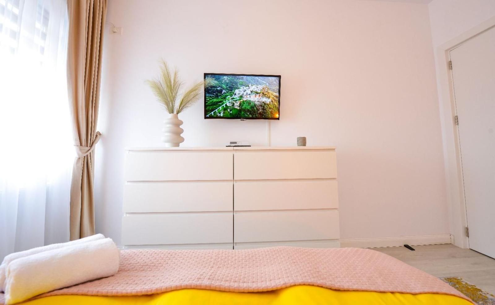 One-Bedroom Apartment - Photo 23