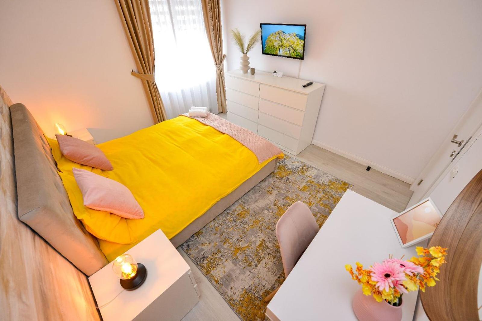 One-Bedroom Apartment - Photo 30