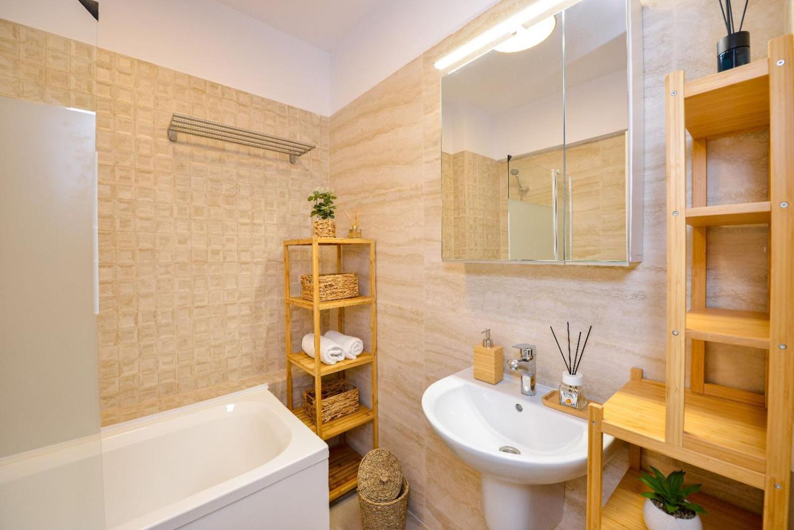 One-Bedroom Apartment - Photo 37