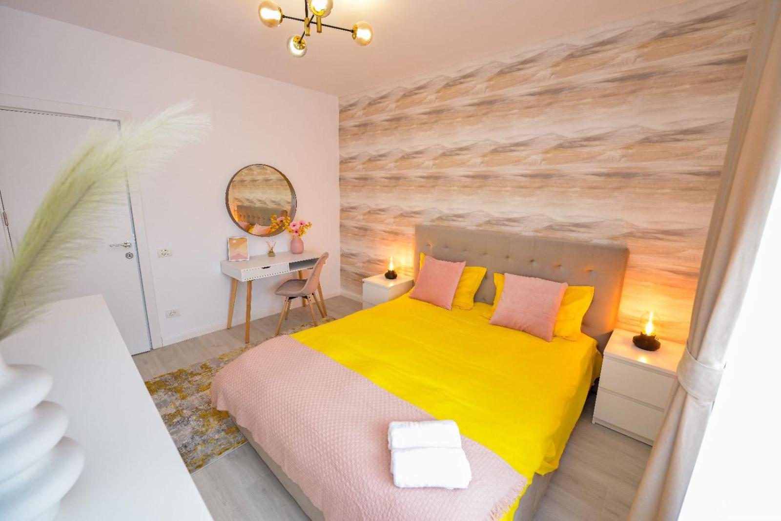 One-Bedroom Apartment - Photo 1