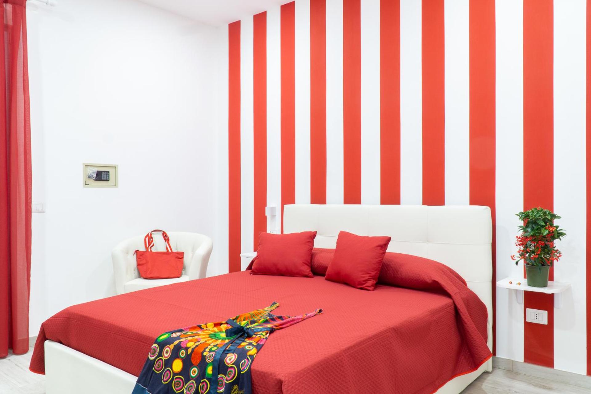 Deluxe Double Room with Side Sea View
