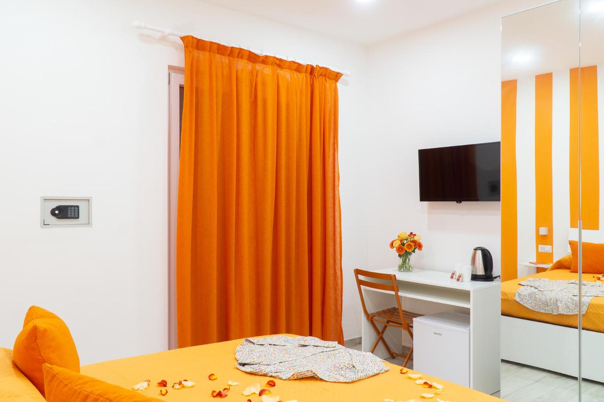 Double Room with Pool View photo 2