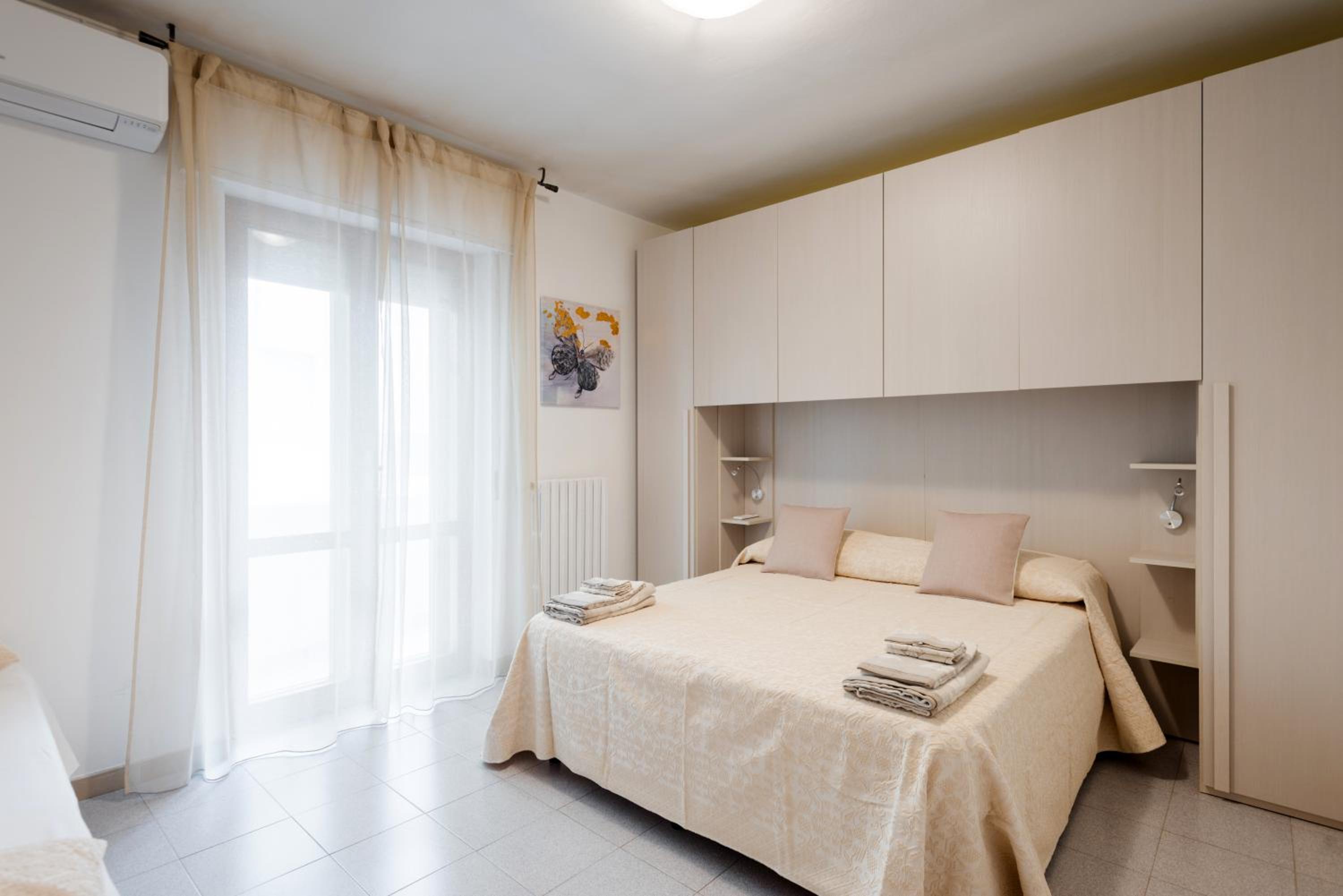 Four-Bedroom Apartment with Balcony