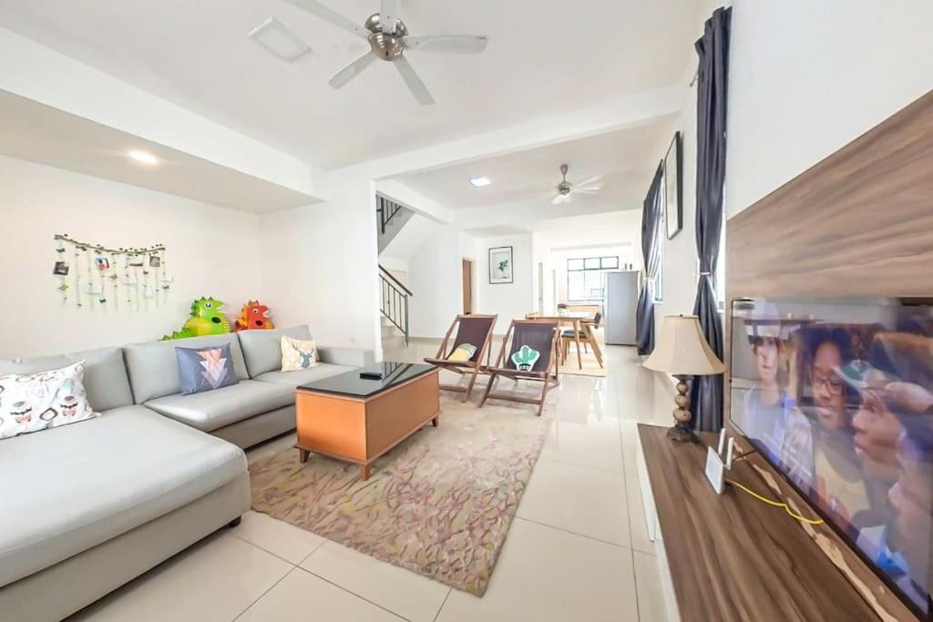 Four-Bedroom House photo 1