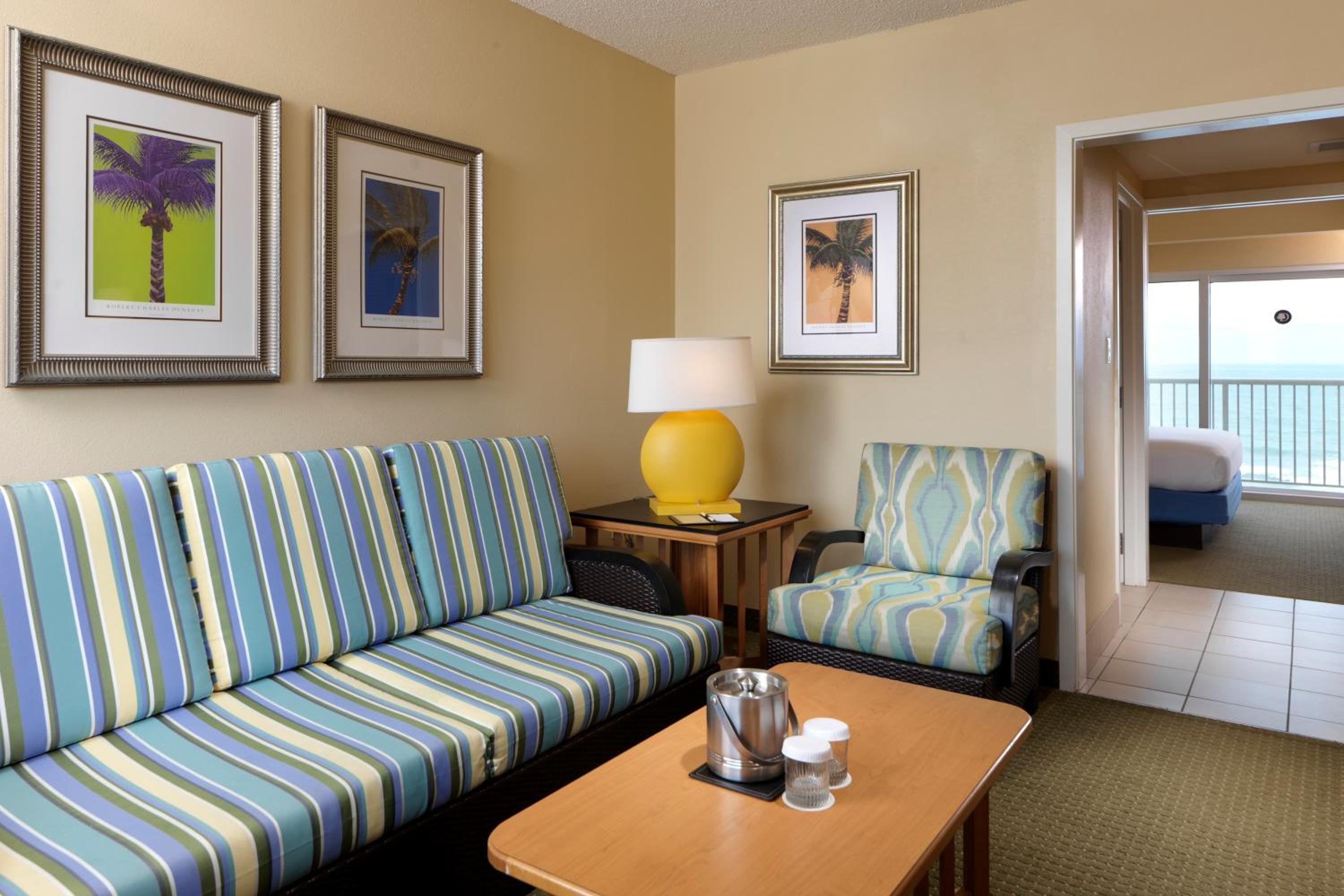 King Suite with Roll-In Shower - Mobility/Hearing Accessible/High Floor, photo 6