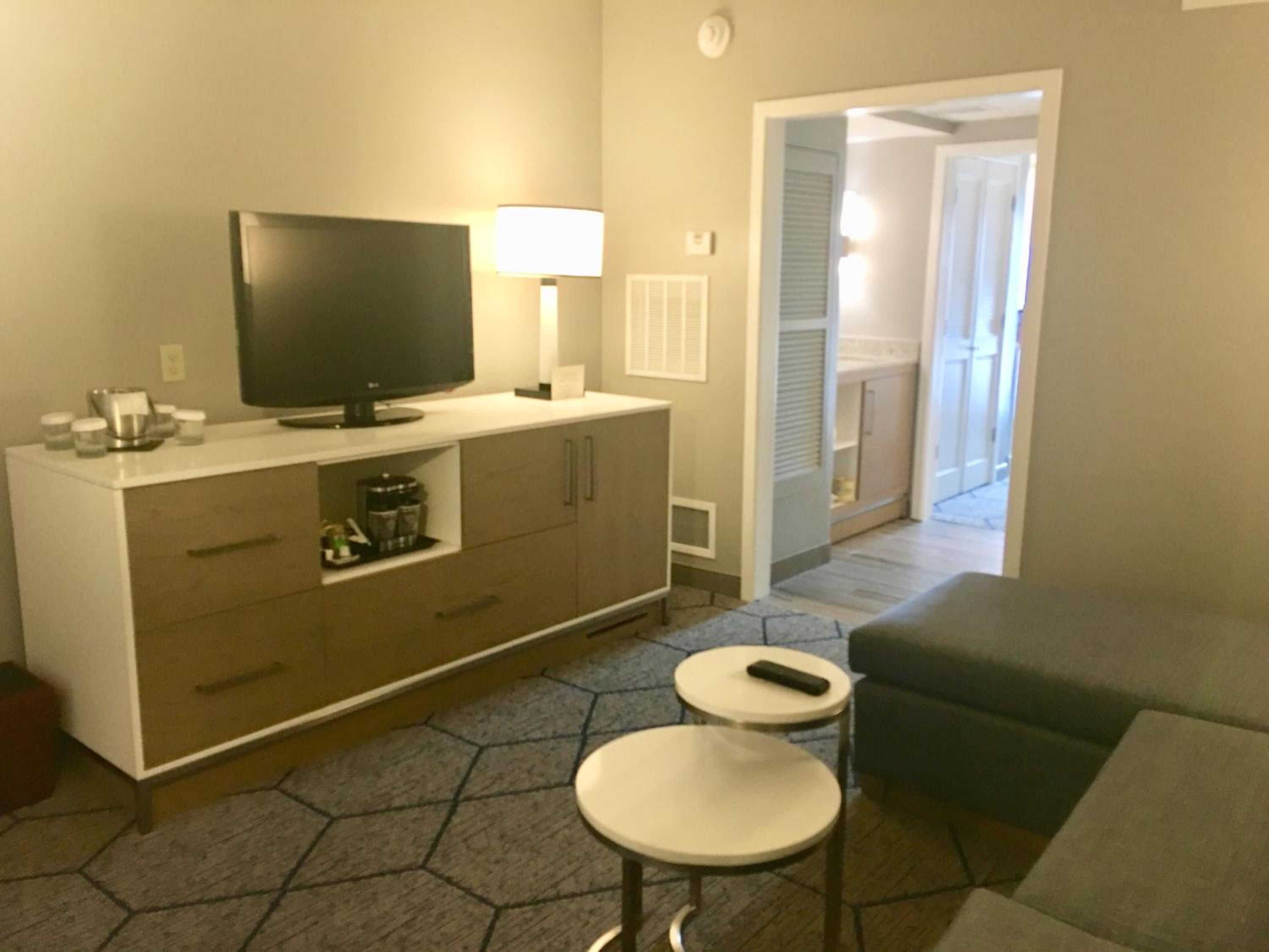 Two-Room Oceanfront King Suite - High Floor photo 2