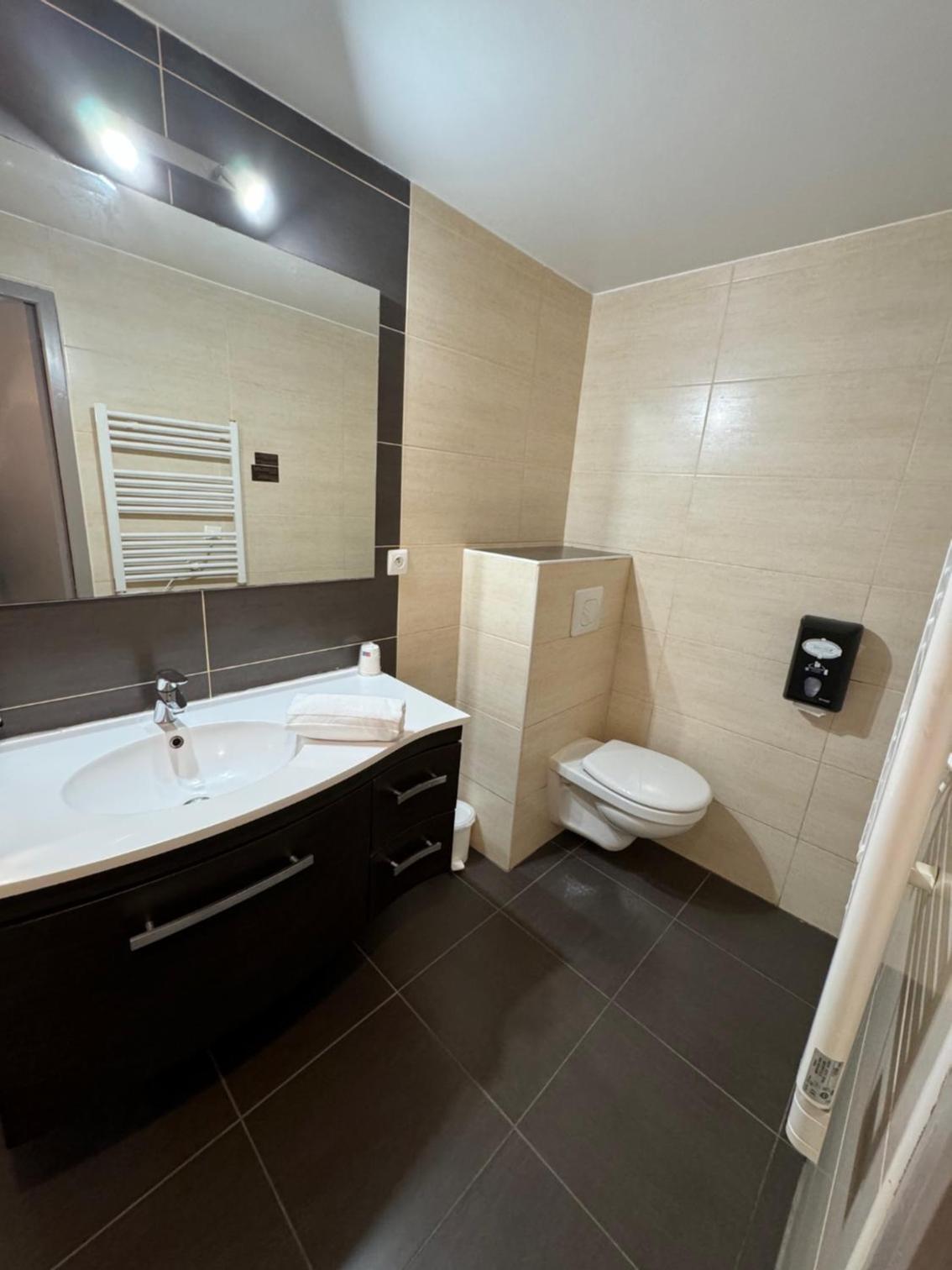 Double Room - Photo 4