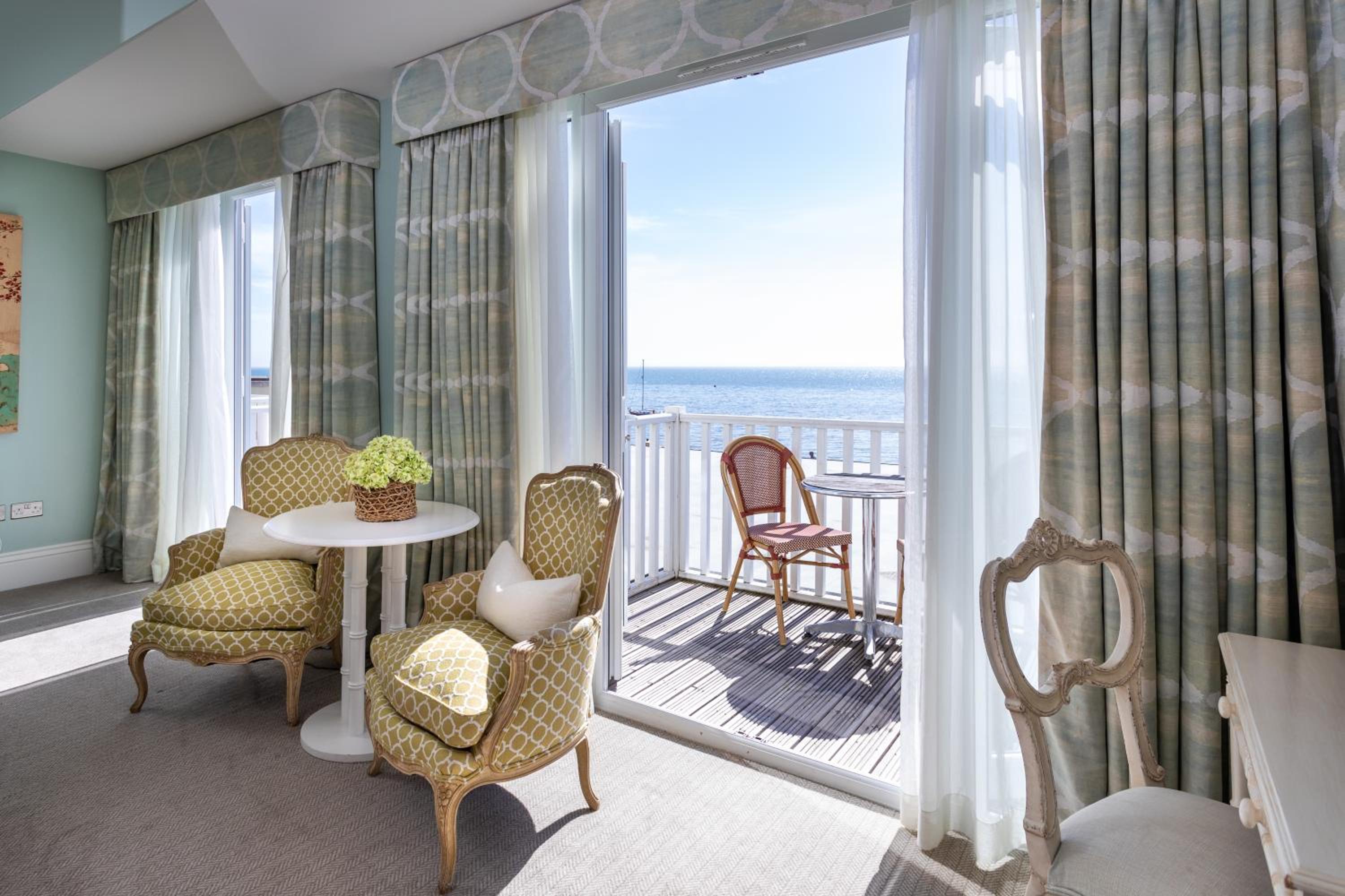 Executive King with Sea View and Balcony - Photo 16