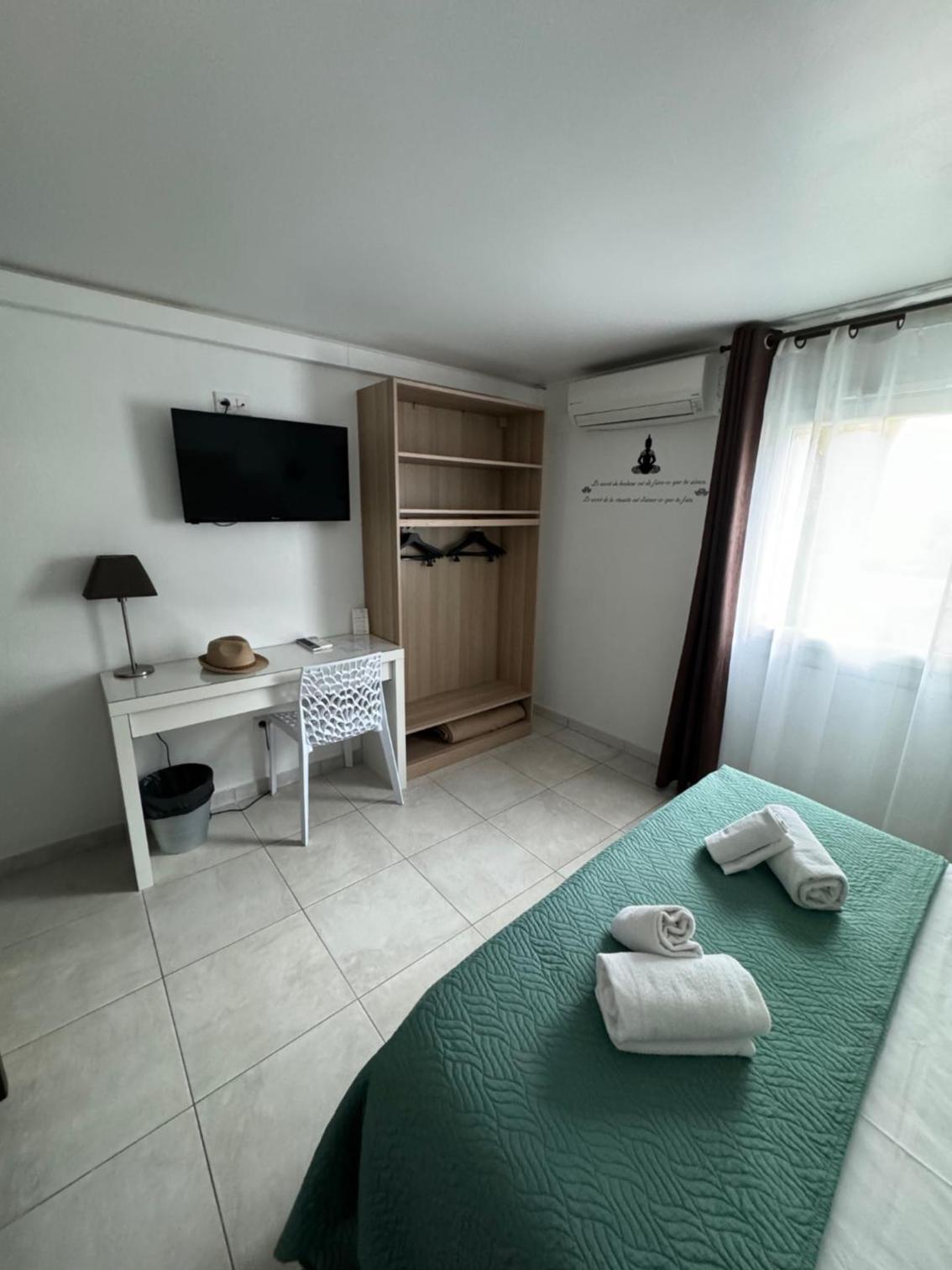 Double Room - Photo 7