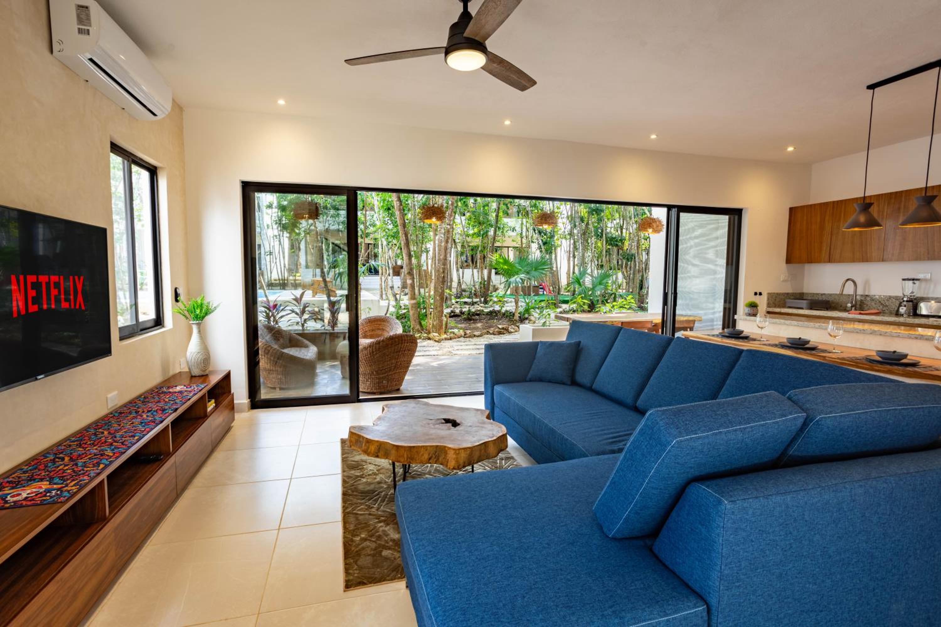 Superior Villa photo 2