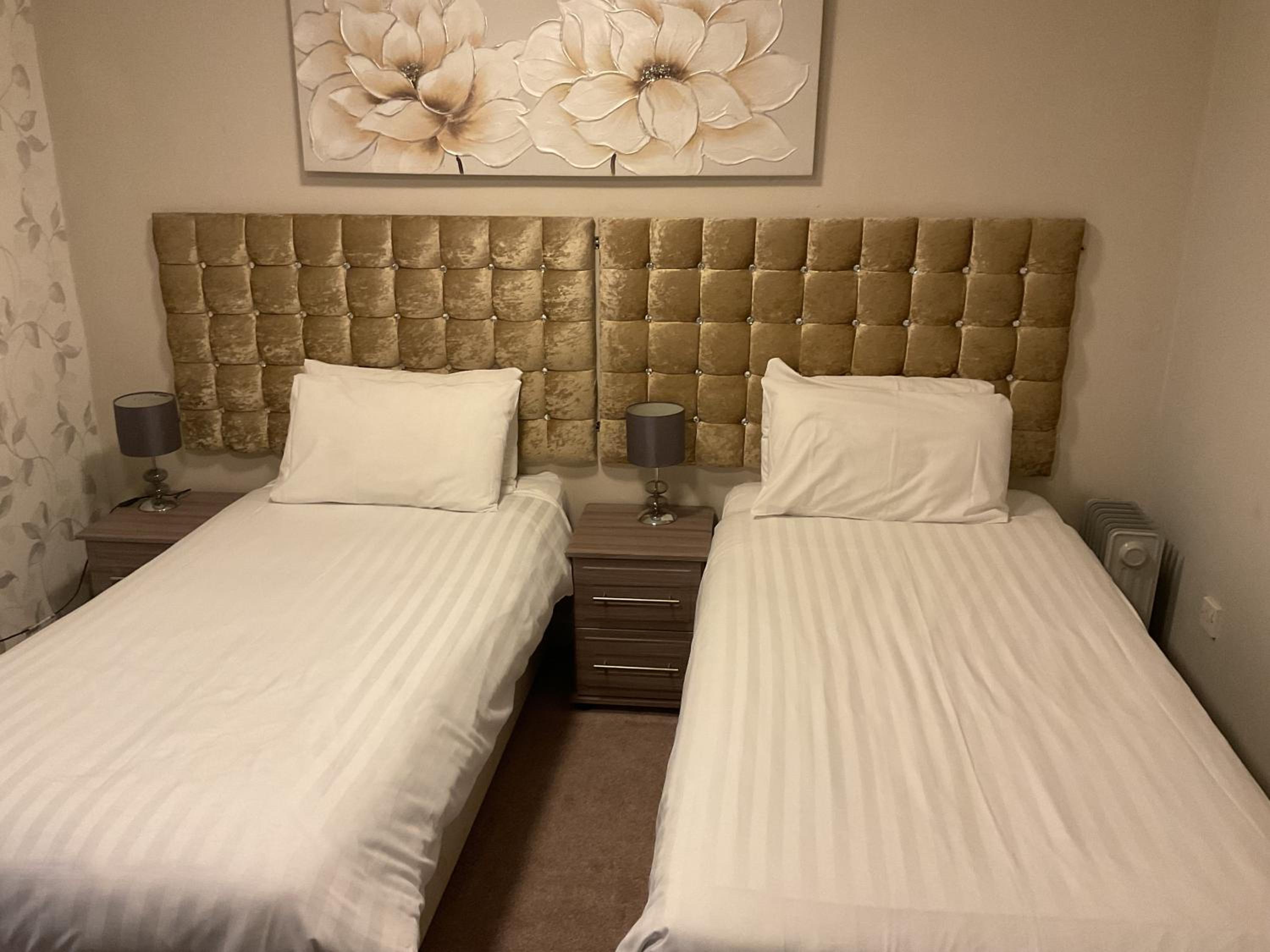 Twin Room - Photo 4