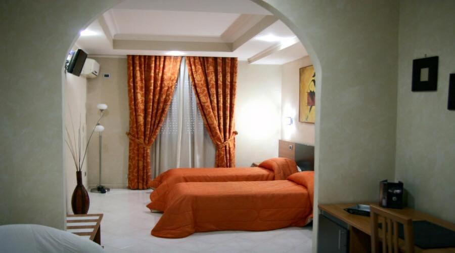 Twin Room - Photo 1