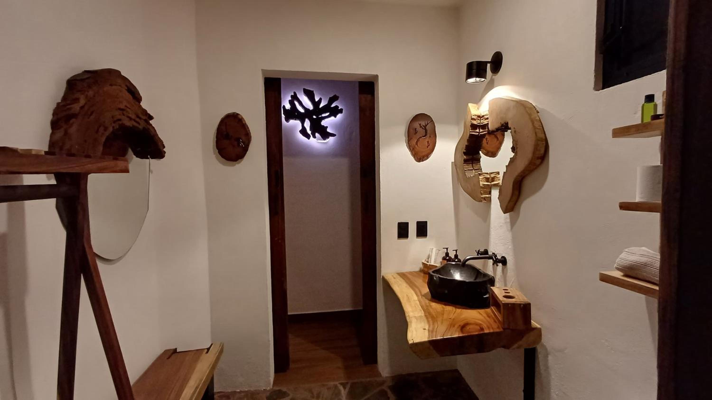 Studio with Balcony - Photo 2