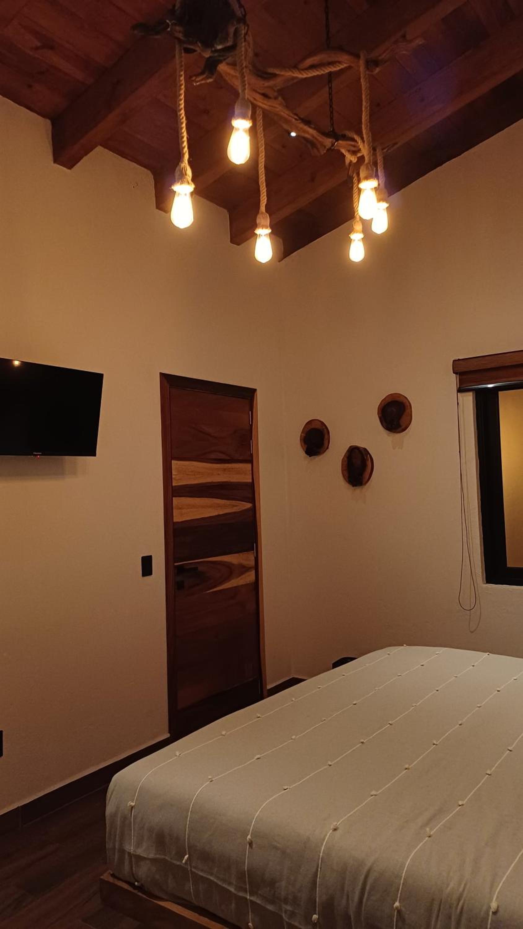 Studio with Balcony - Photo 5