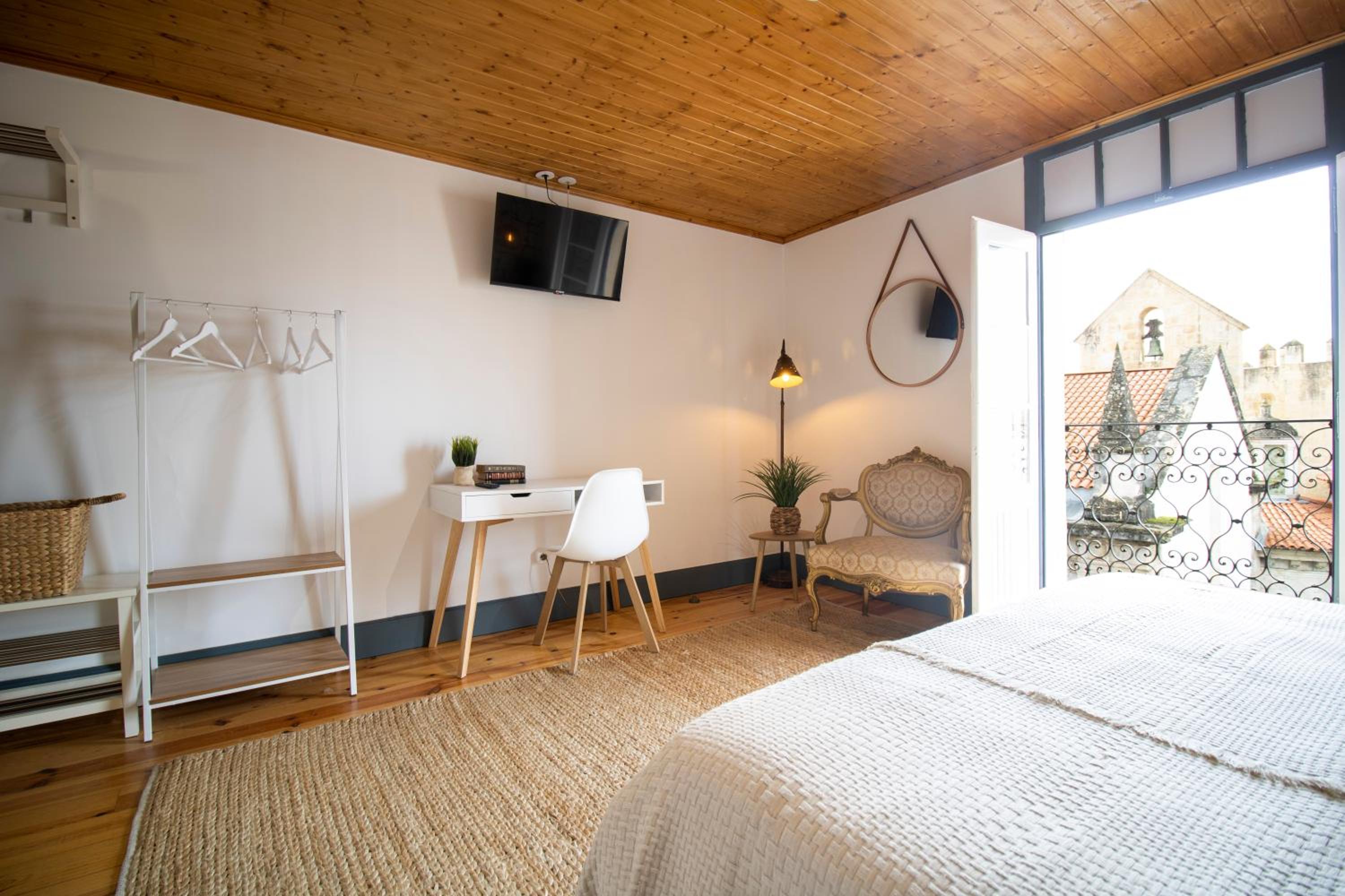 Deluxe Double Room with Balcony photo 1