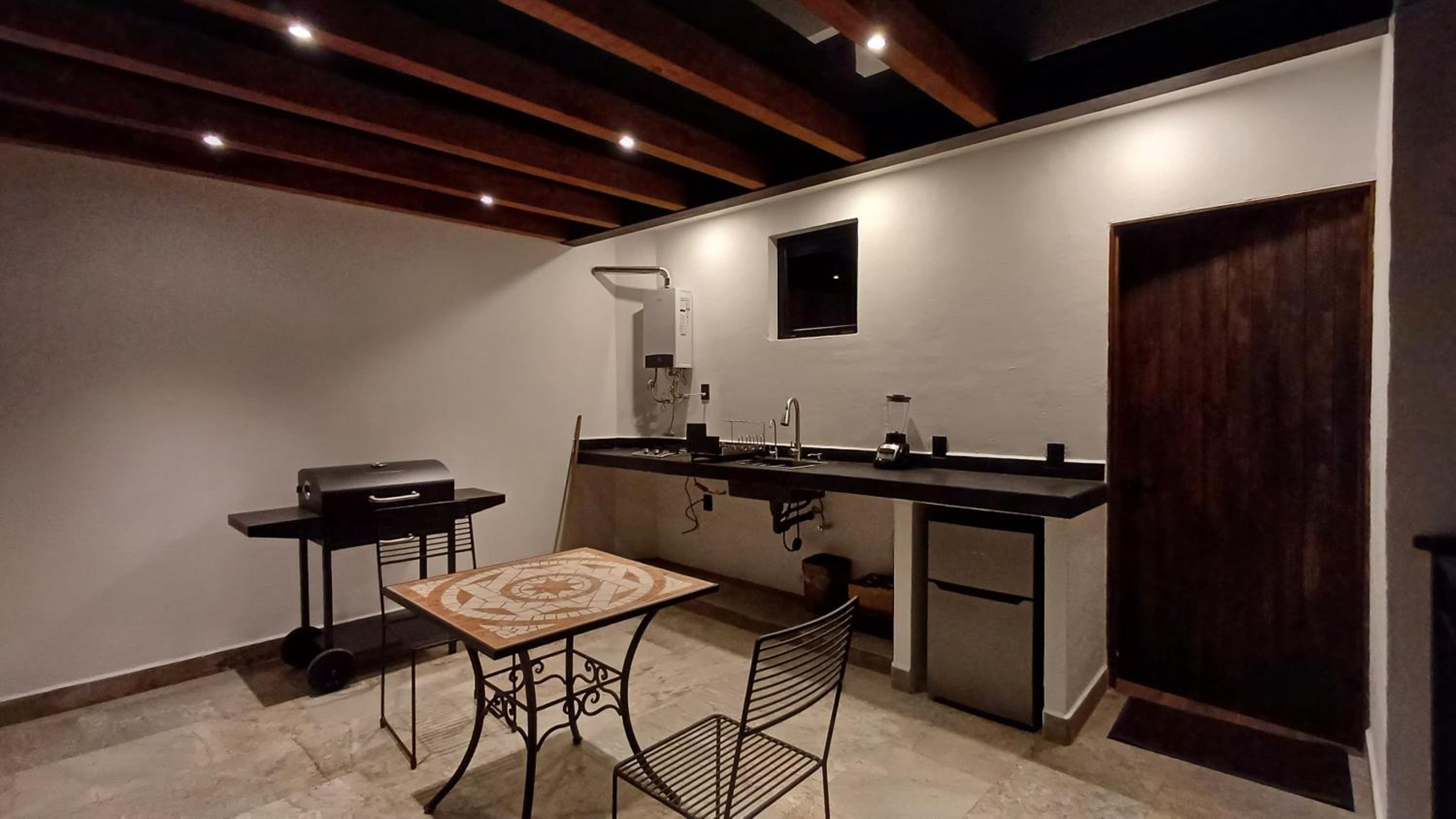 Studio with Balcony - Photo 9