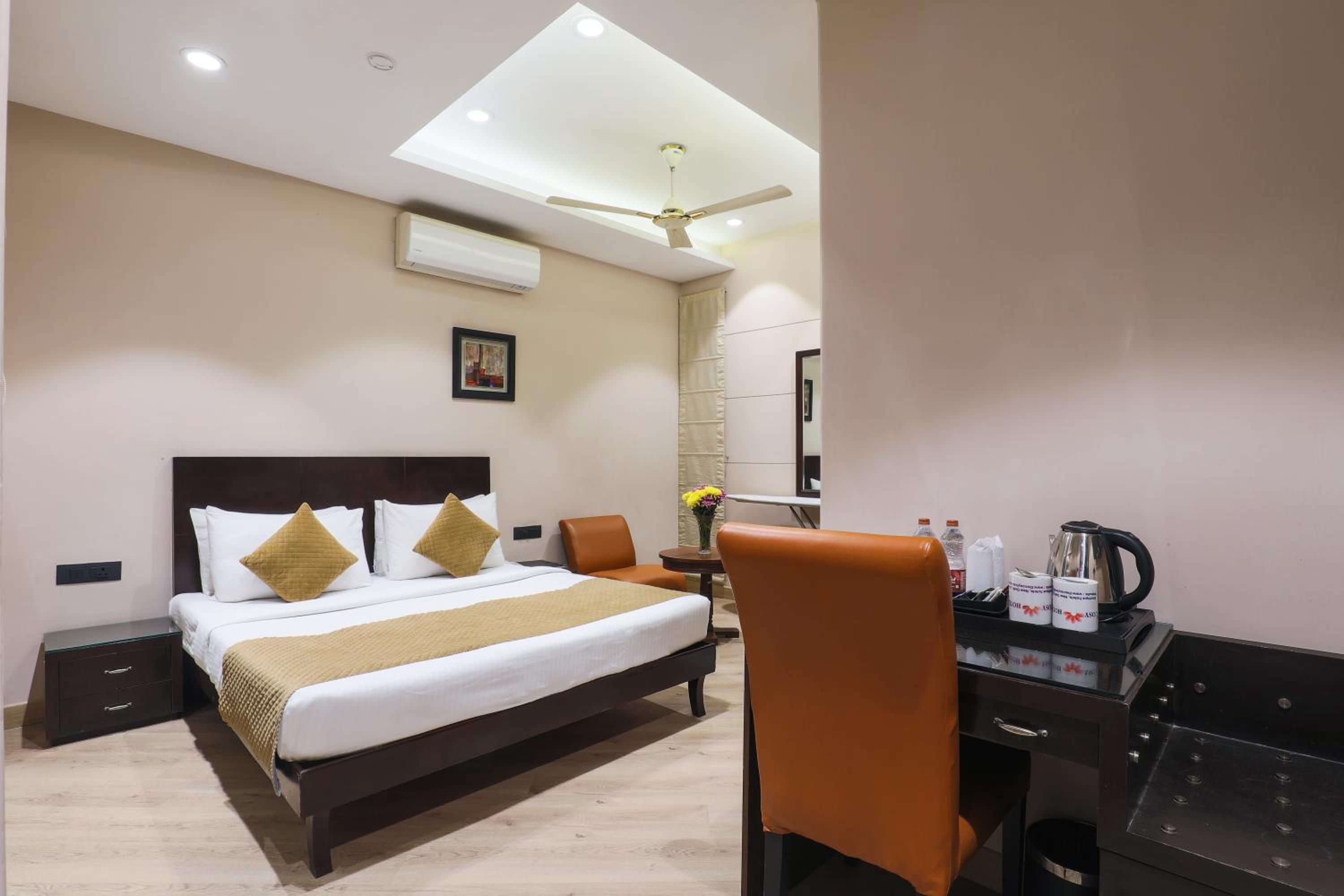 Suite - Hotel credit of ₹250/- on a minimum food order of ₹1,000/- and above - 10% discount on laundry for up to two pcs (applicable once during the stay; eligible items: trouser/shirt), Complimentary evening refreshments (Tea/Coffee with cookies)