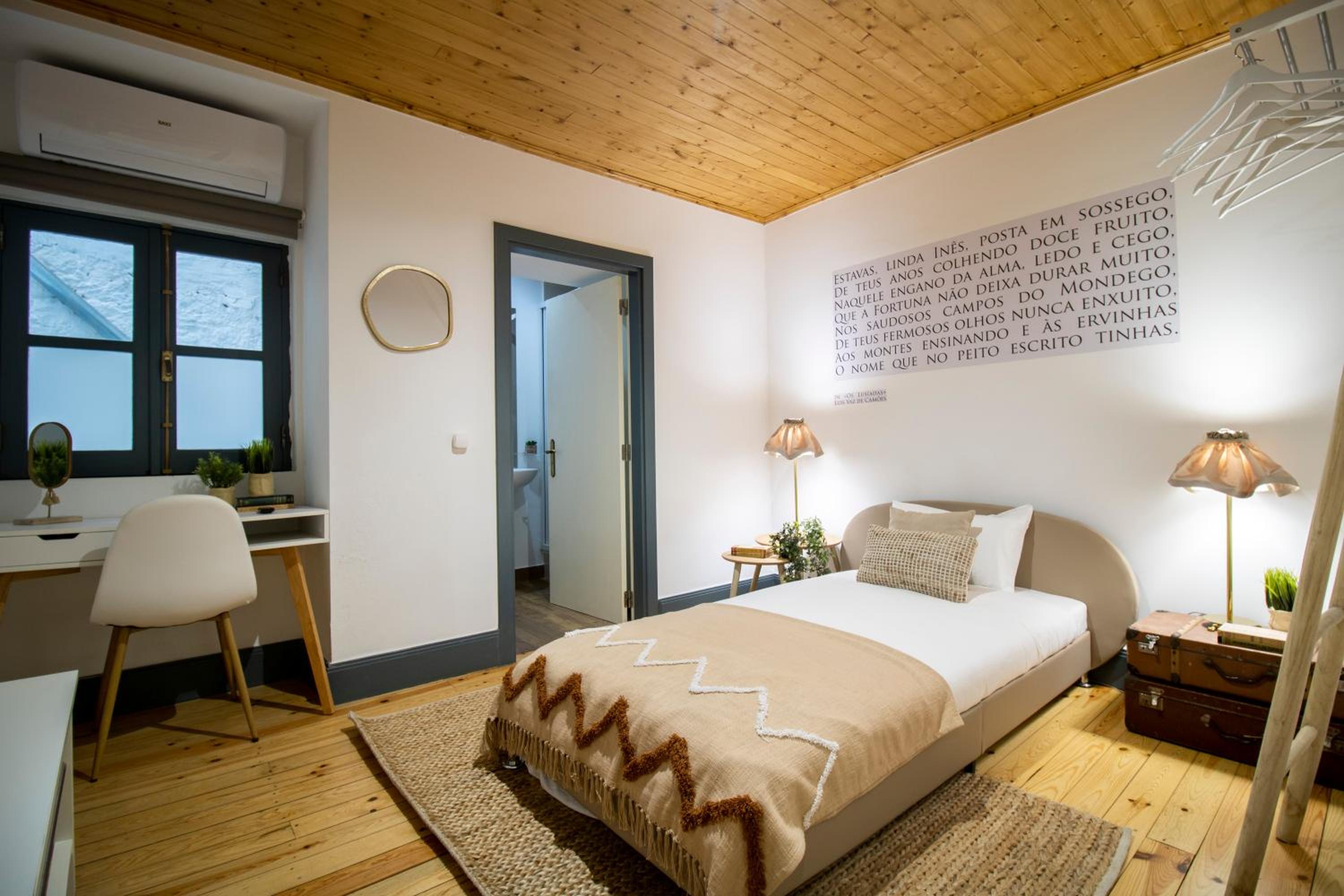 Single Room with Private Bathroom photo 1