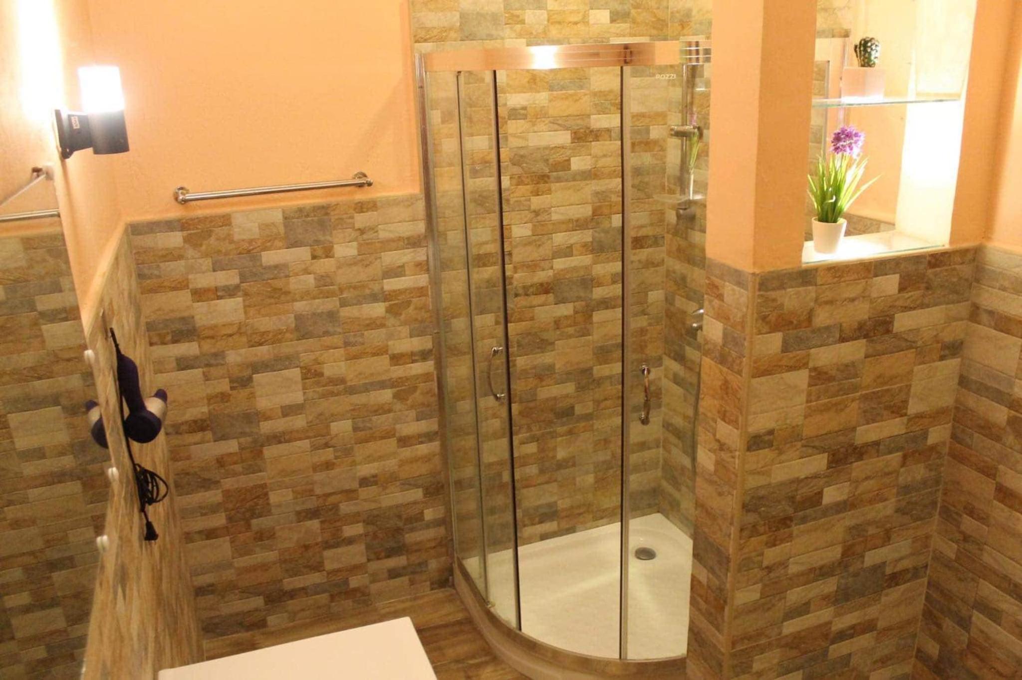 Family Room - Photo 2