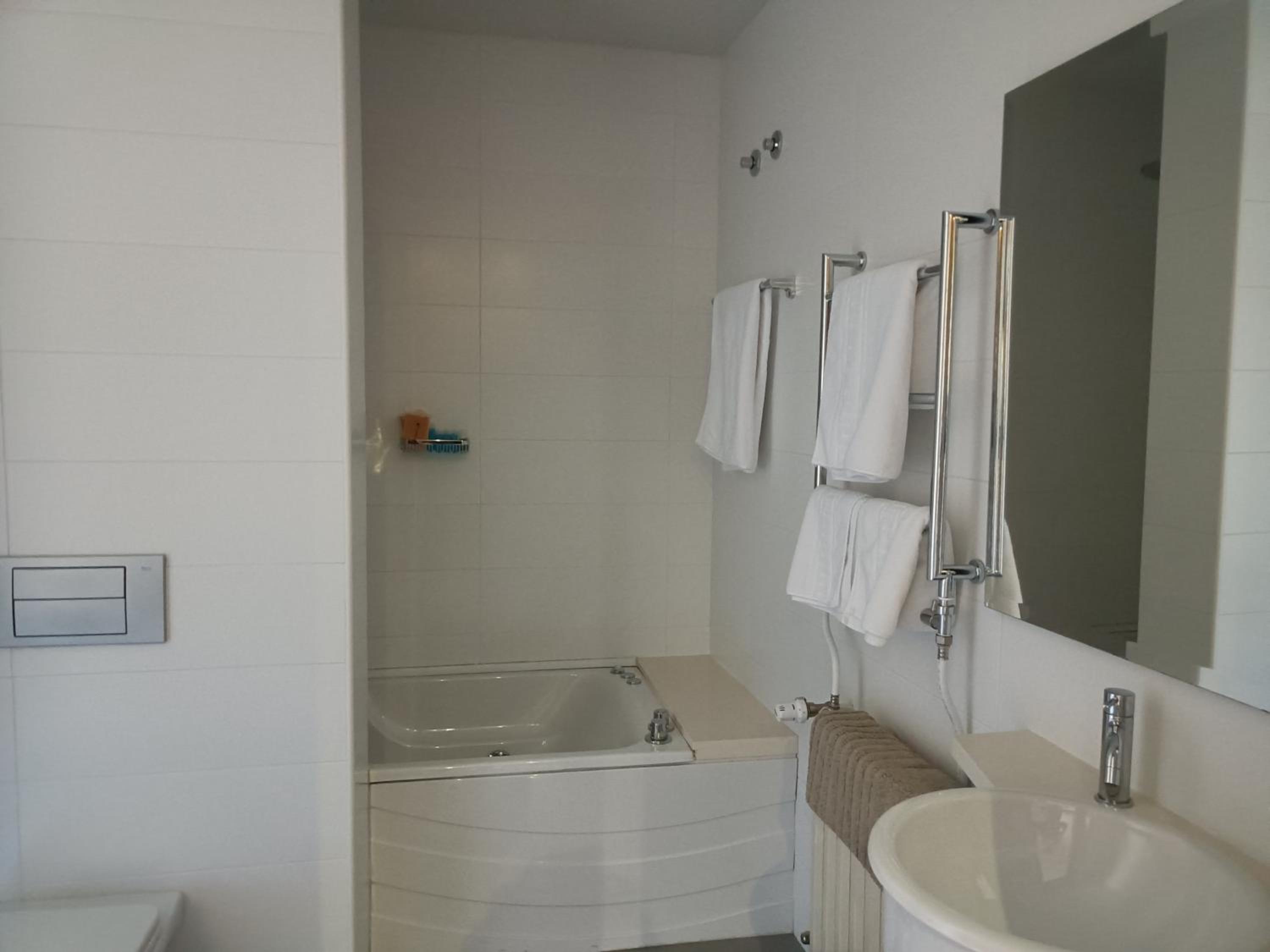 Quadruple Room - Photo 5