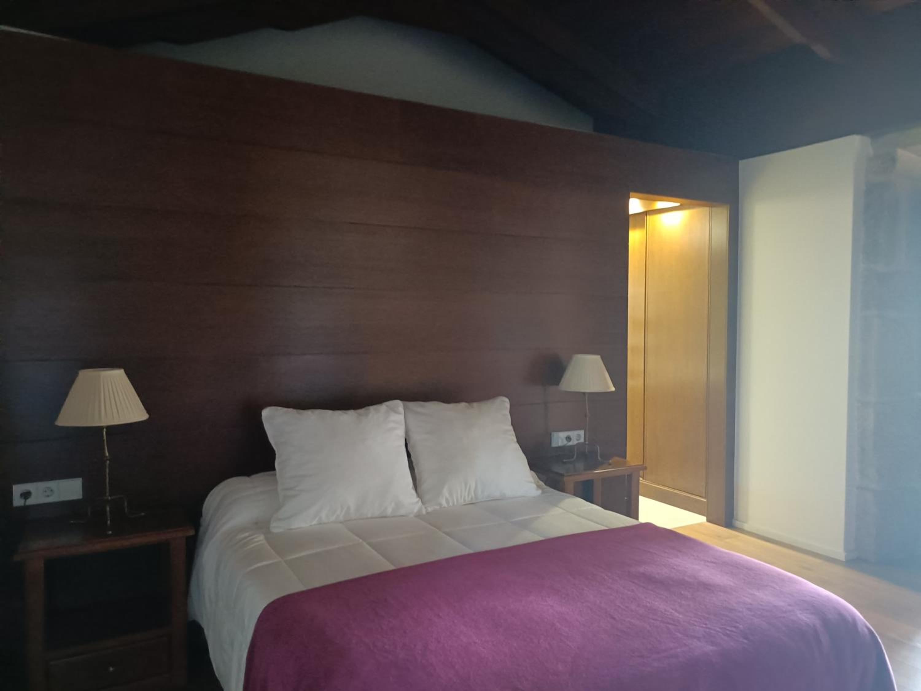 Double Room with Private Bathroom - Photo 7