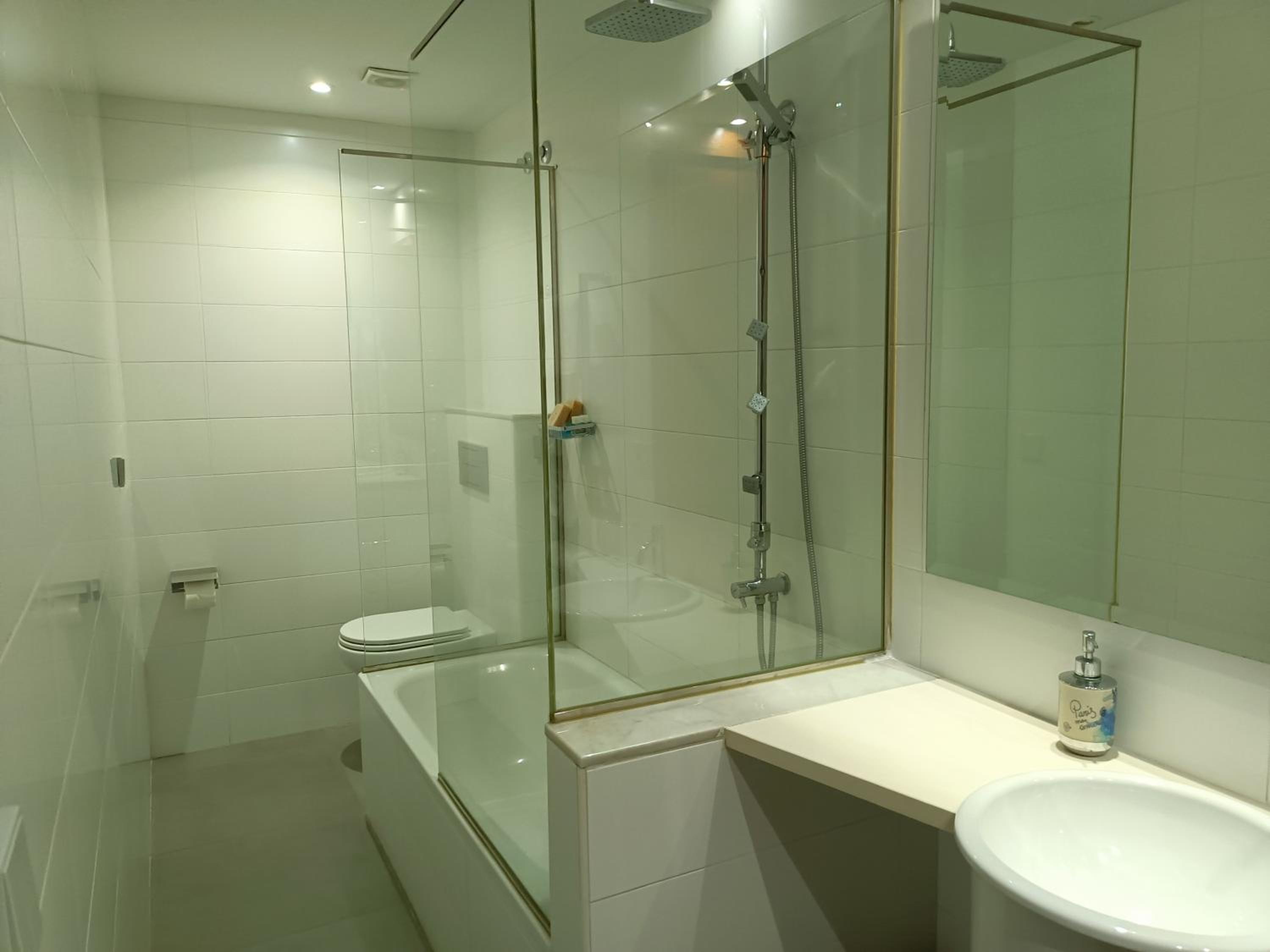 Double Room with Private Bathroom - Photo 5