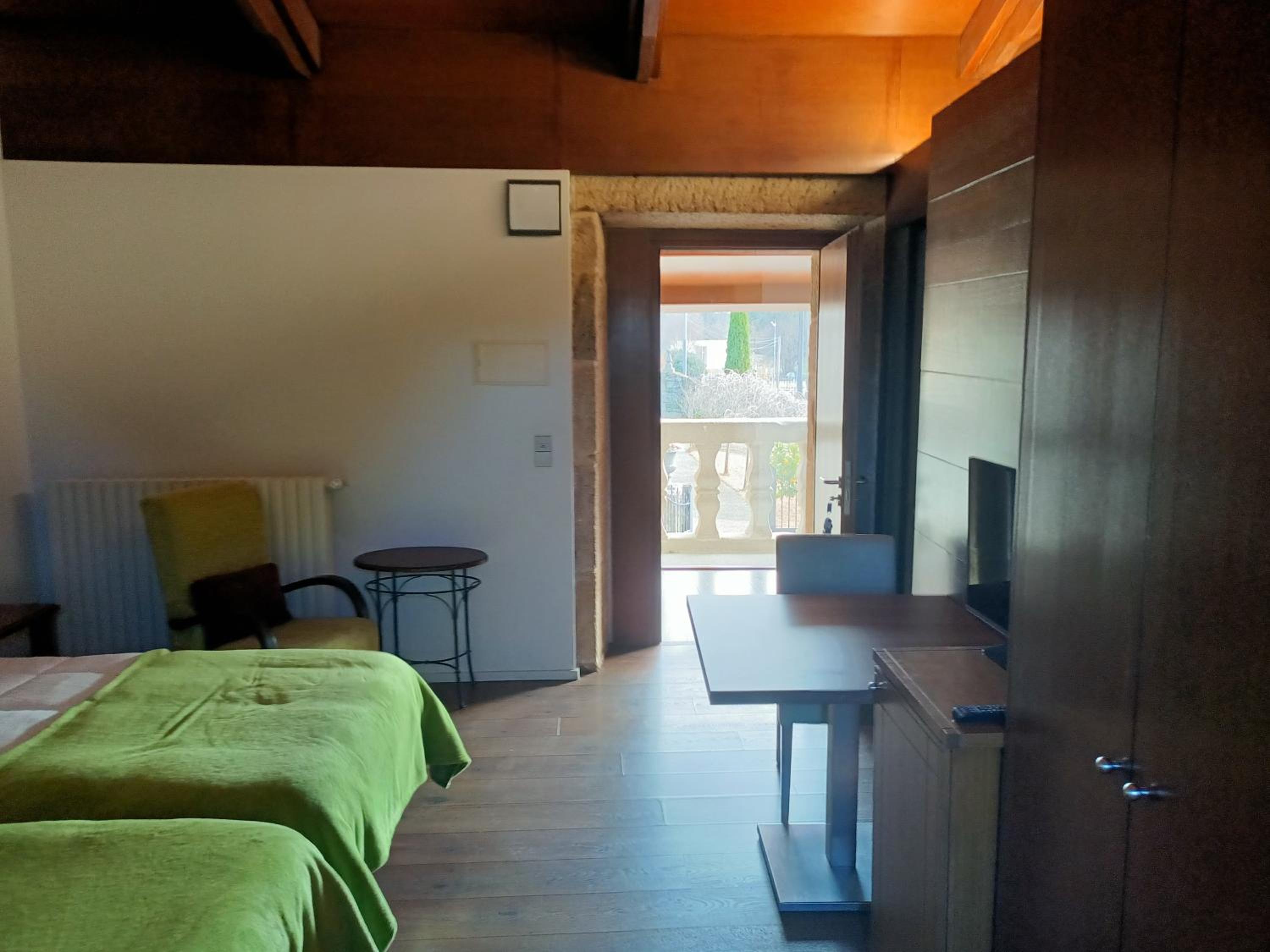 Double Room - Photo 11