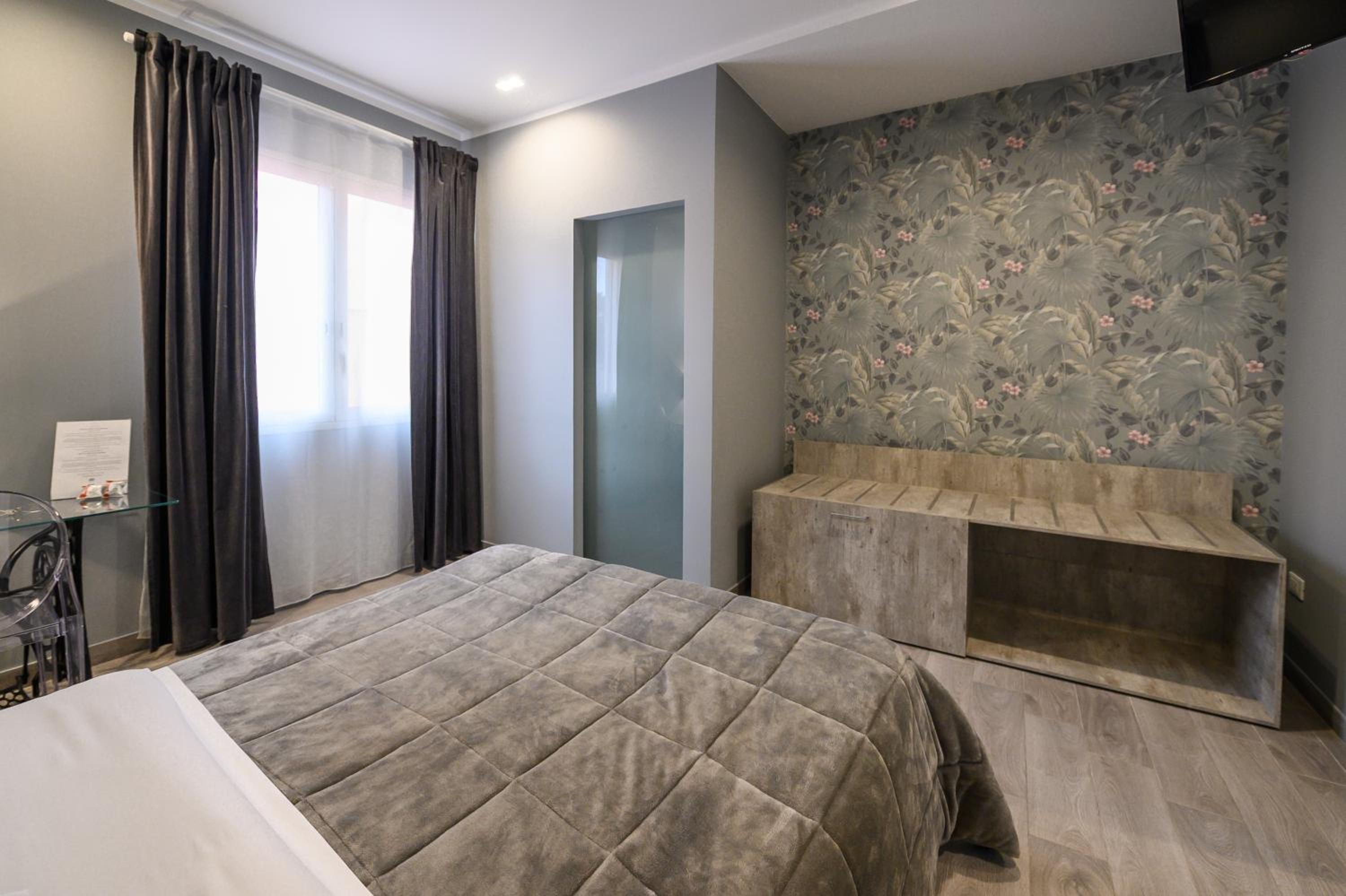Standard Double Room - Photo 3