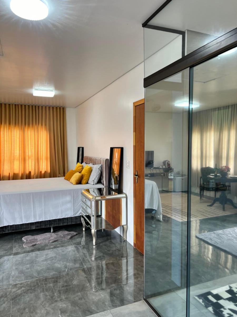 Suite with Hot Tub - Photo 4