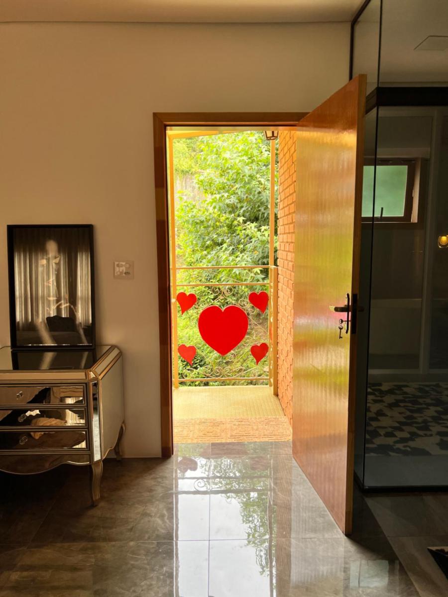 Suite with Hot Tub - Photo 1