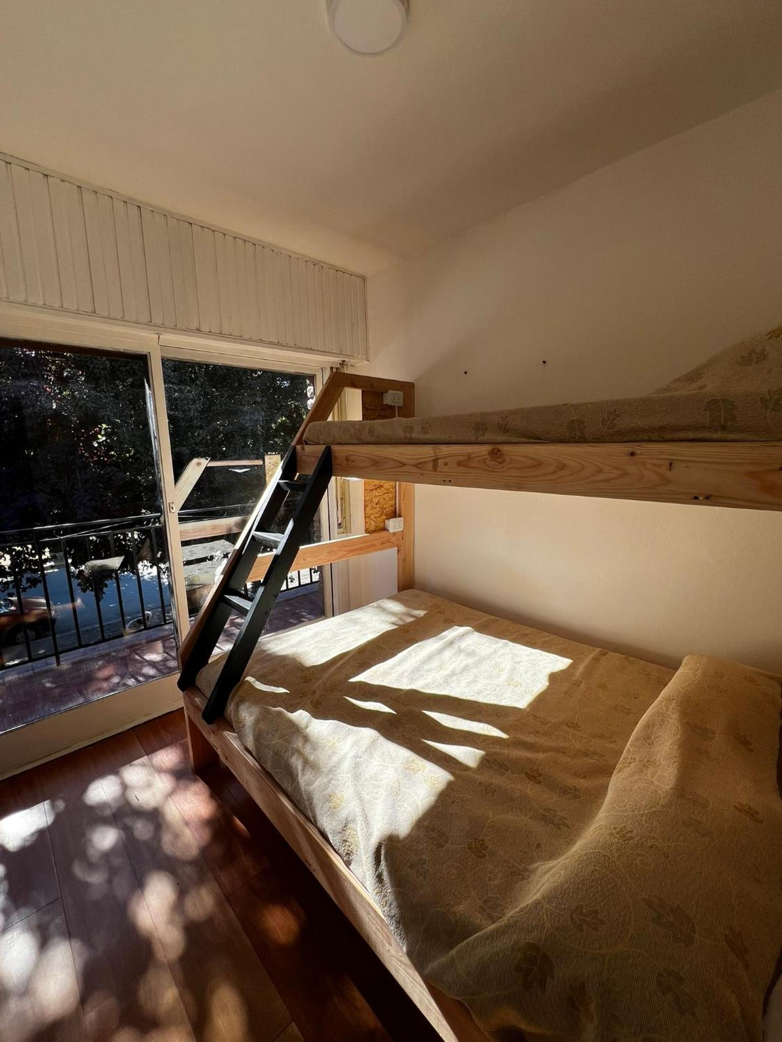 Economy Triple Room with Shared Bathroom photo 3