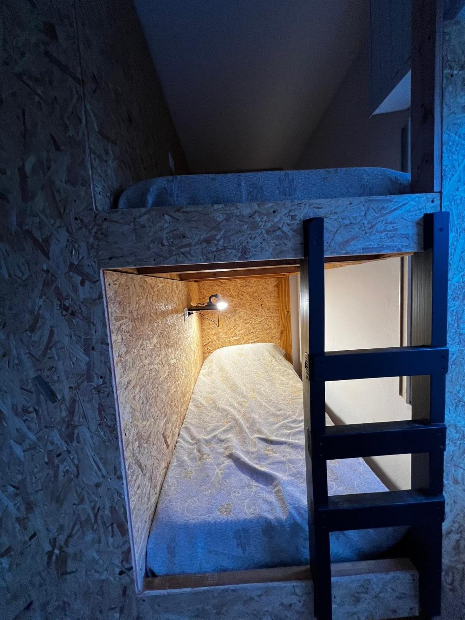 Bed in 4-Bed Dormitory Room photo 2