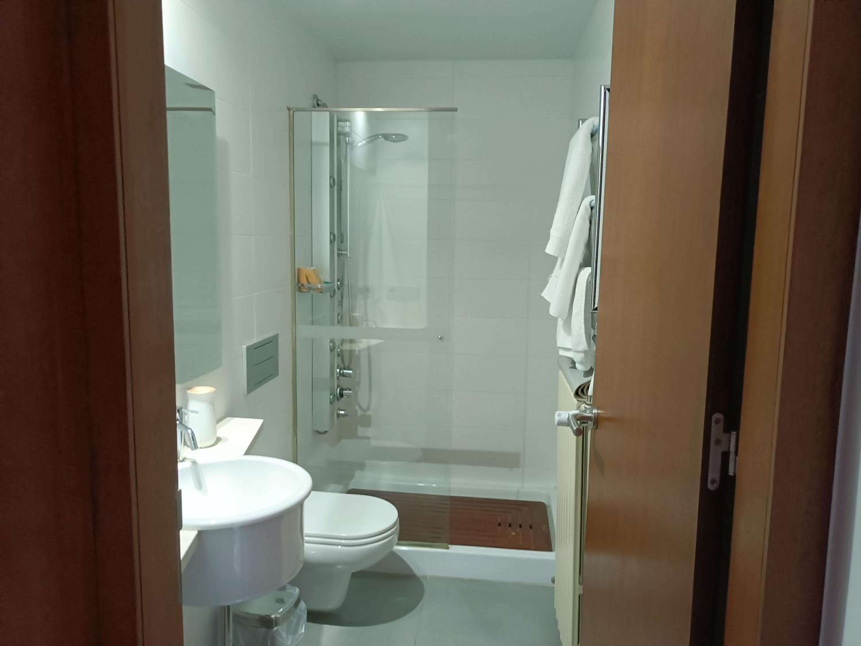 Double Room - Photo 2