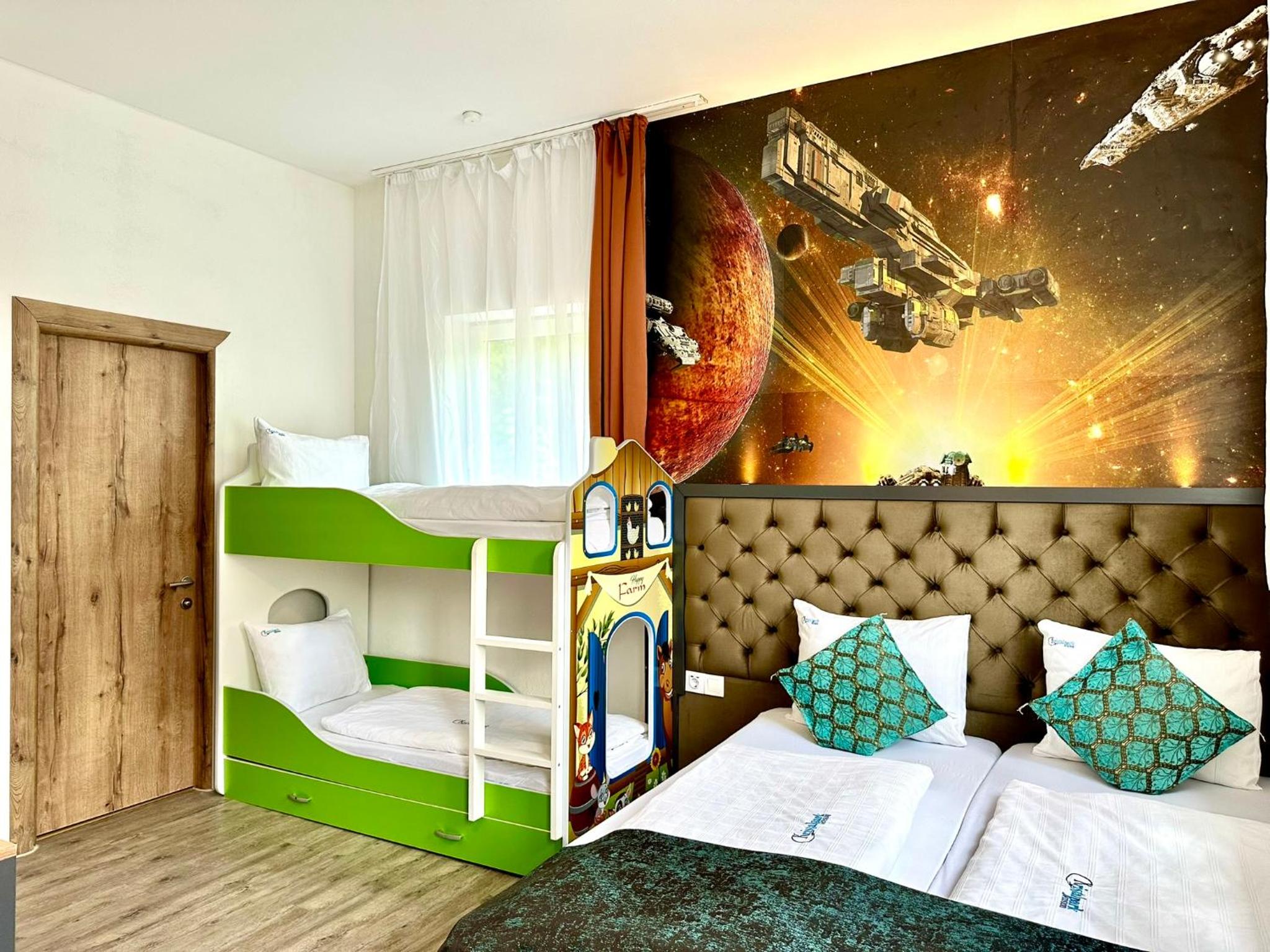 Deluxe Quadruple Room - Photo 1