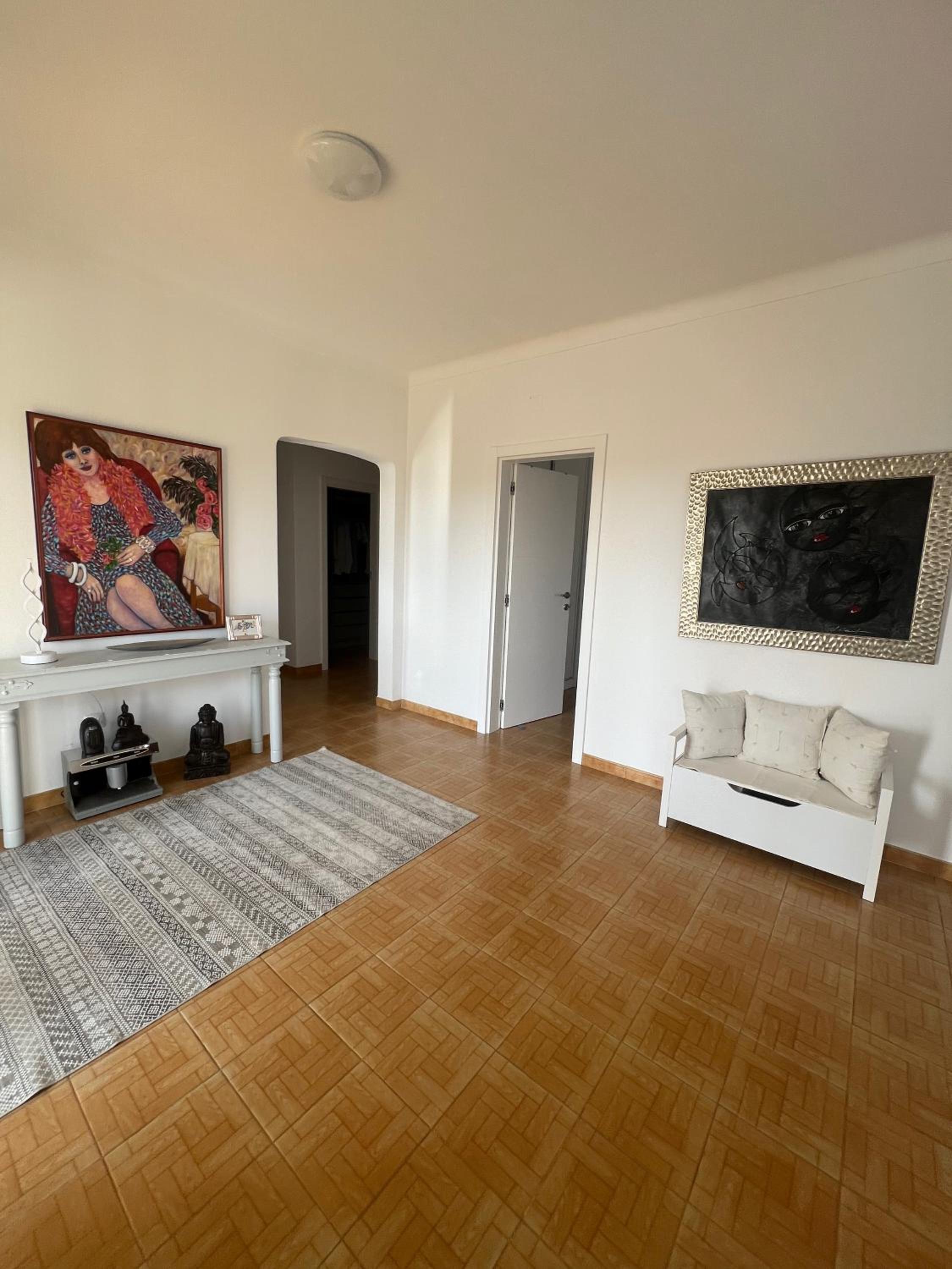 Queen Room photo 1