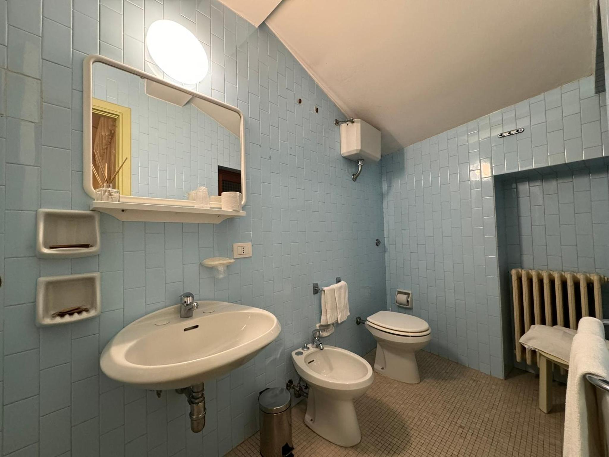 Standard Double Room - Photo 7