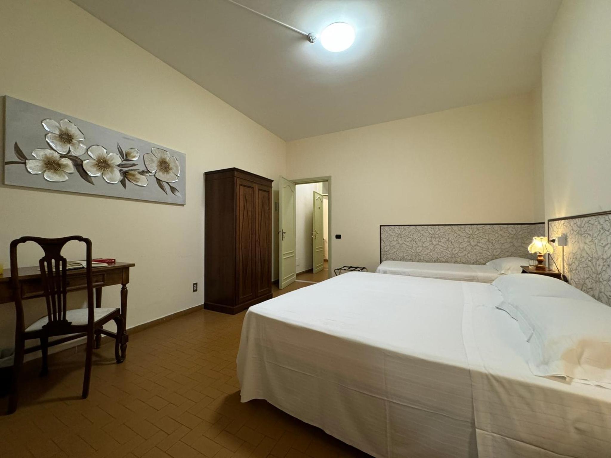 Standard Triple Room - Photo 5