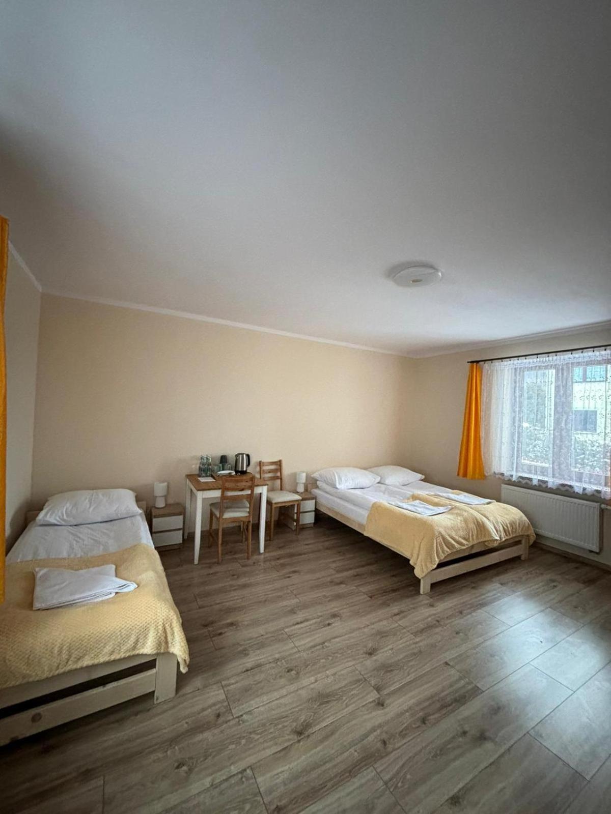 Economy Triple Room photo 1
