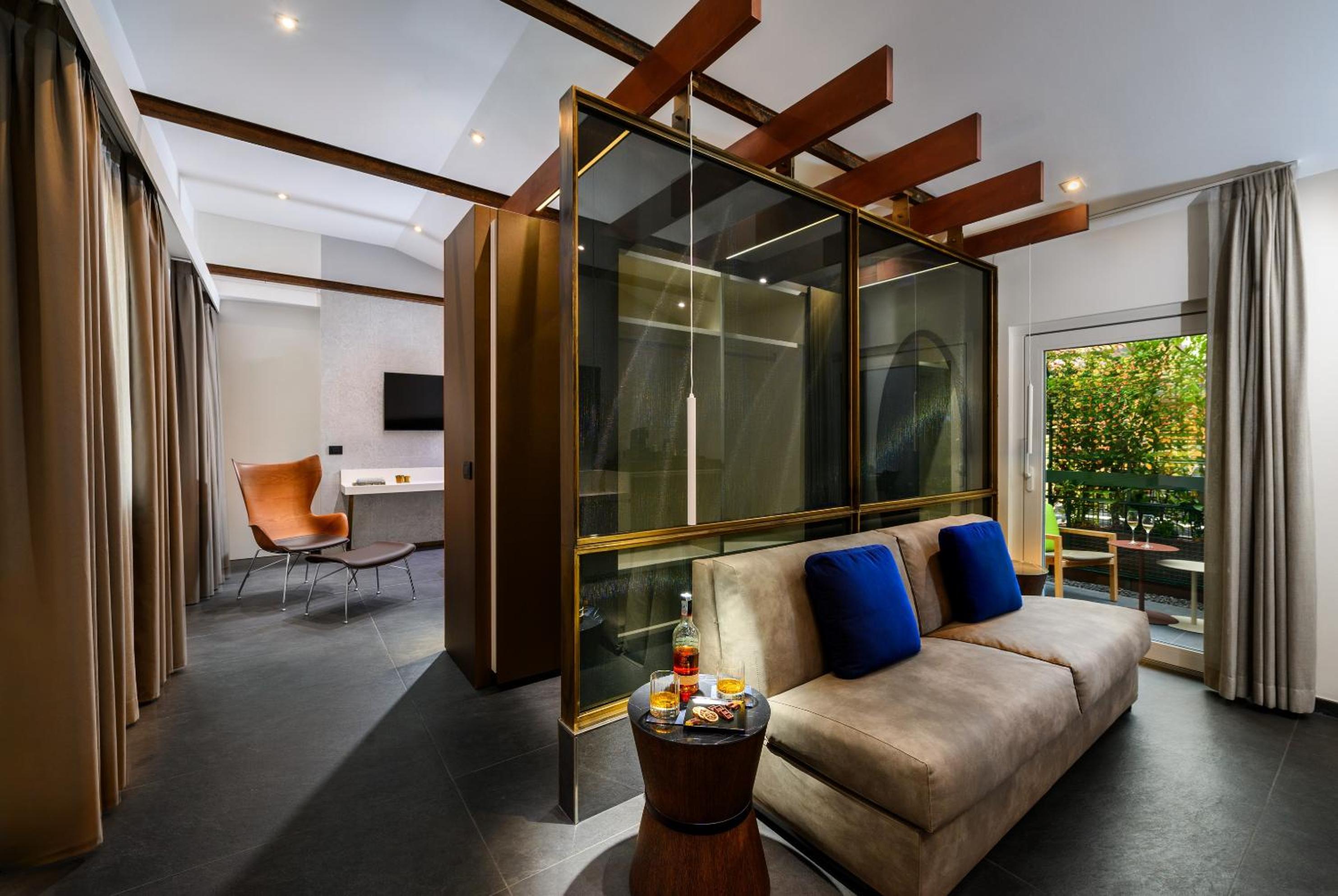 Relax in style with modern amenities at your doorstep!