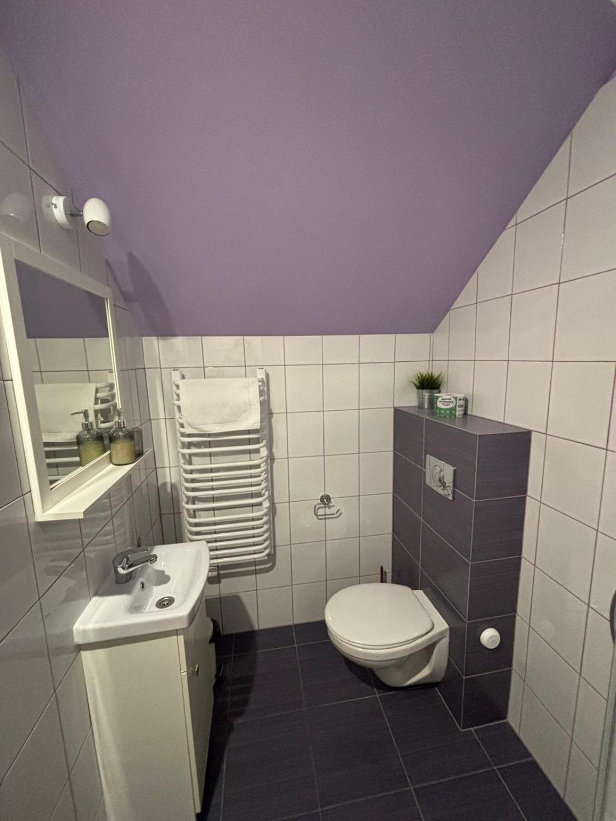 Small Economy Double Room with Private External Bathroom photo 3