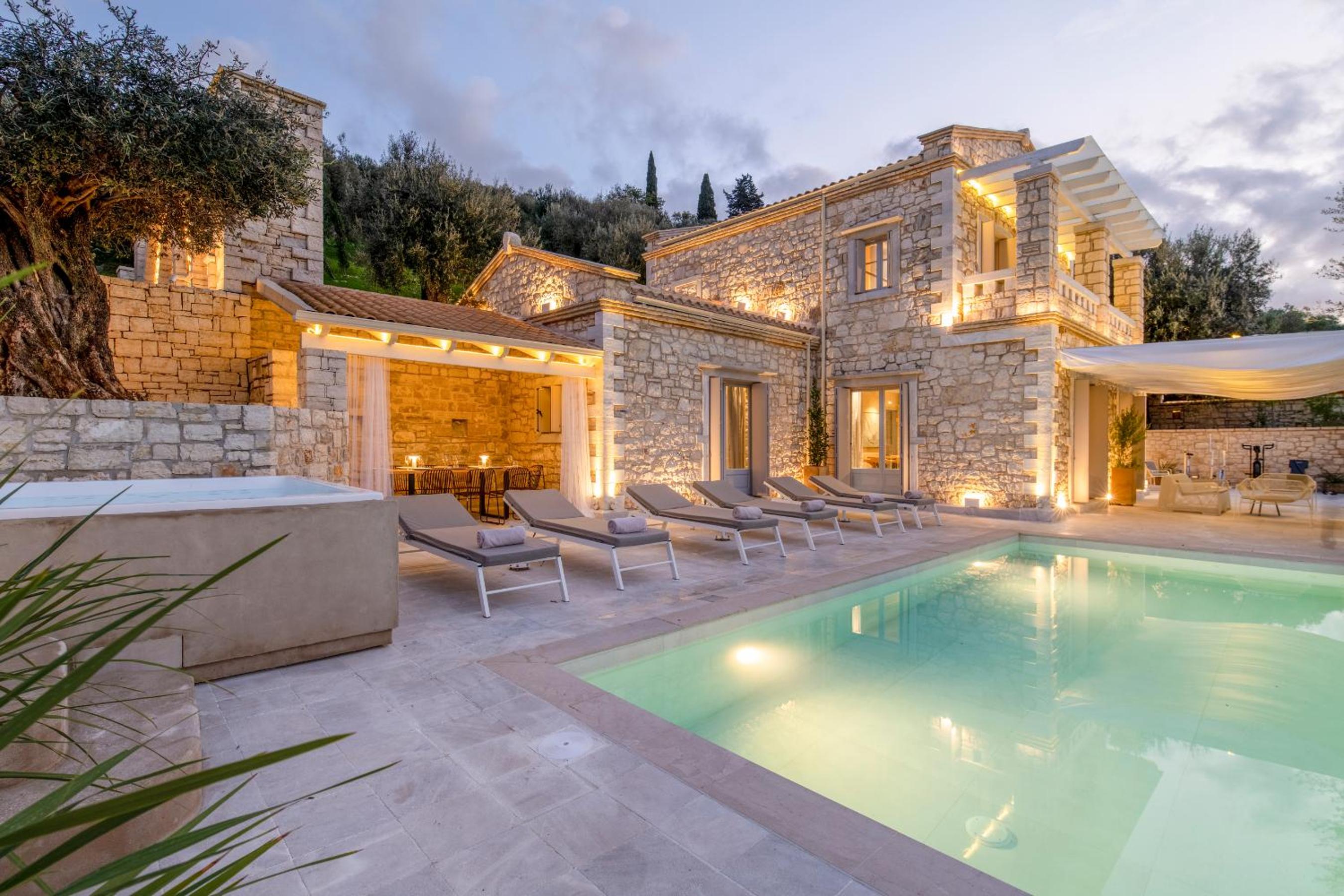 Villa photo 2