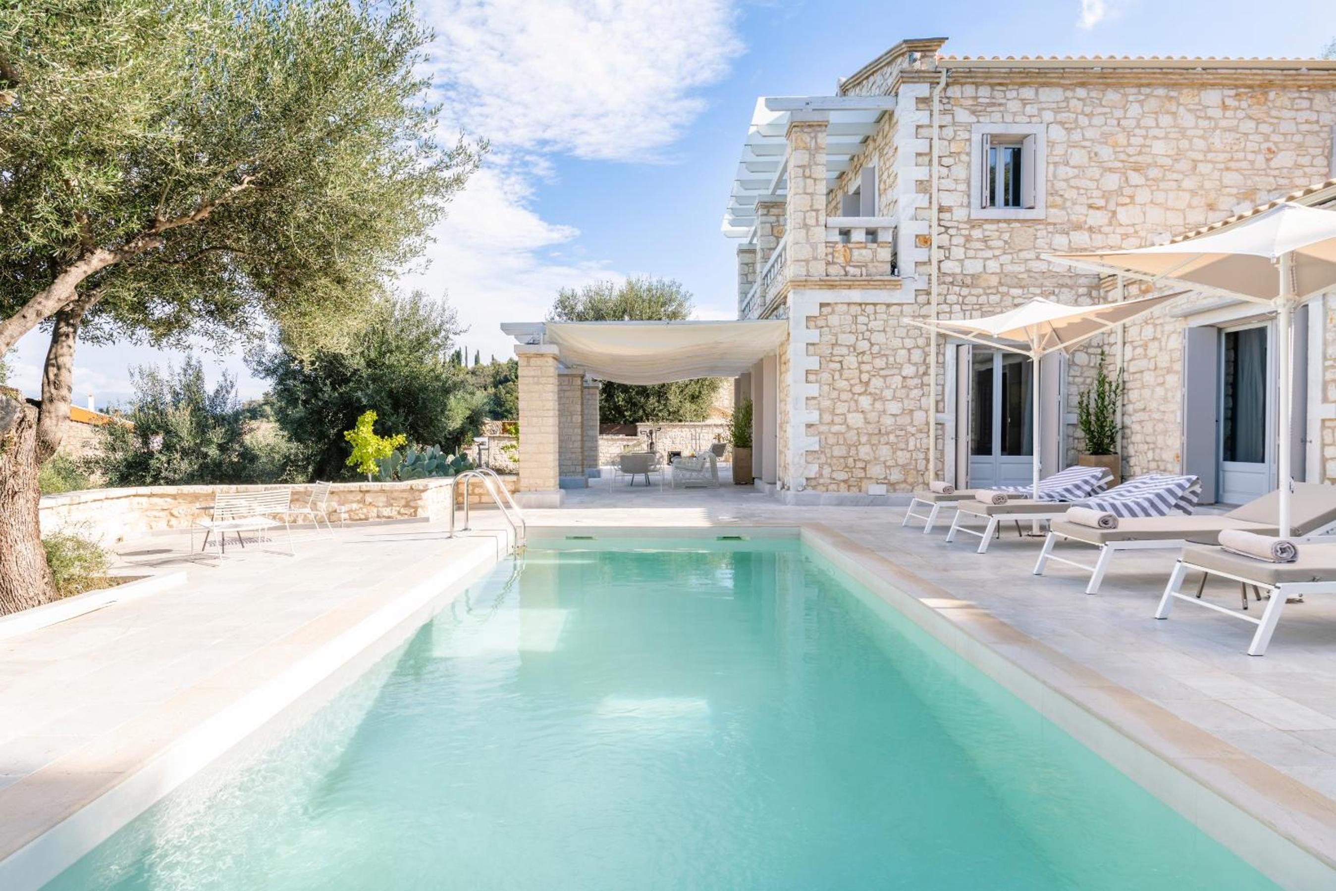 Villa photo 3