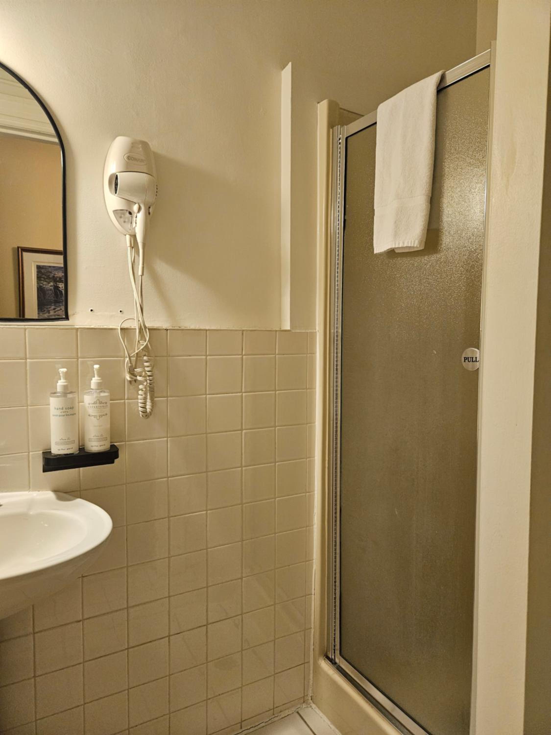 Single Room with Private External Bathroom photo 3