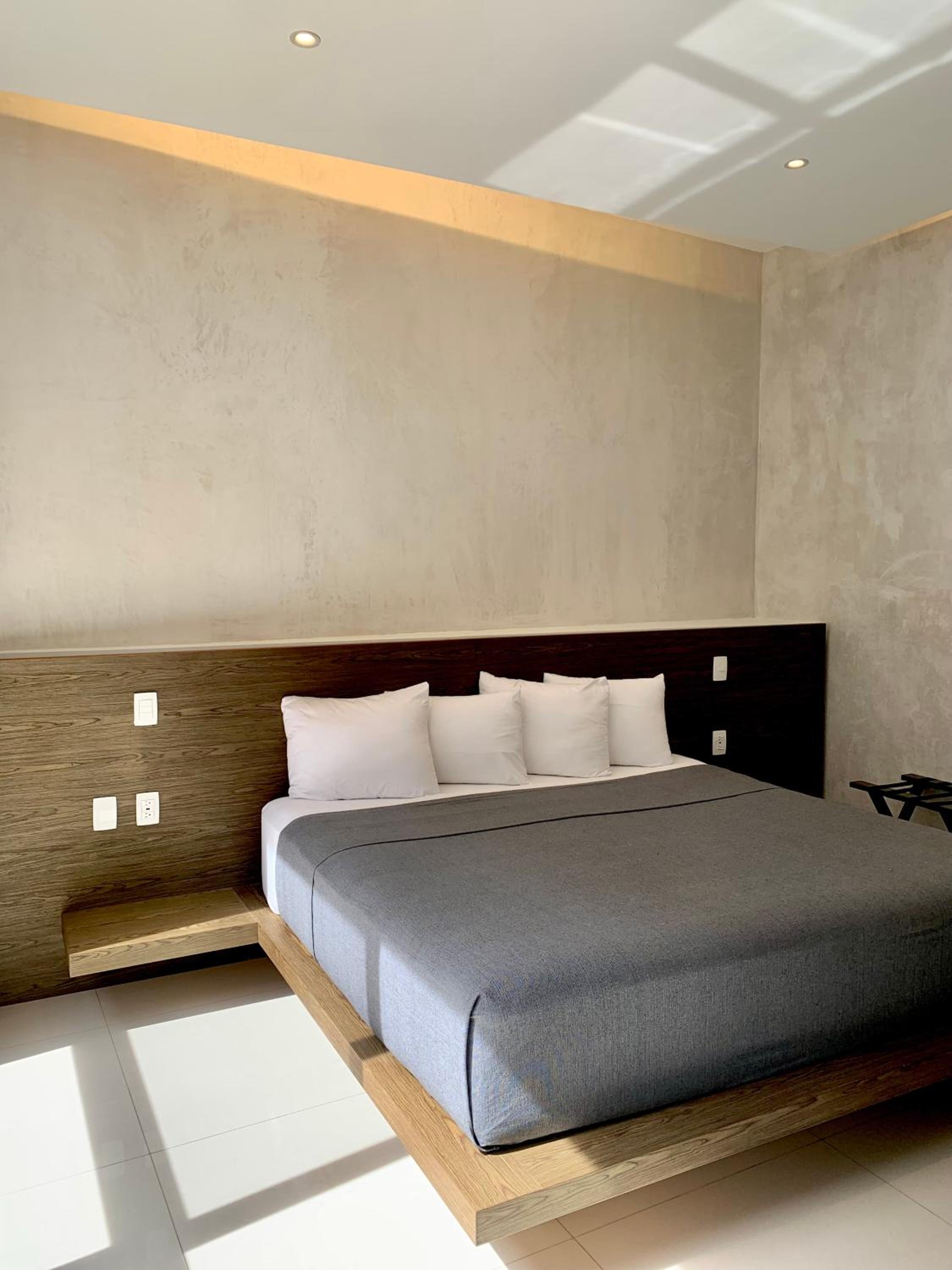 Deluxe Suite - Photo 3