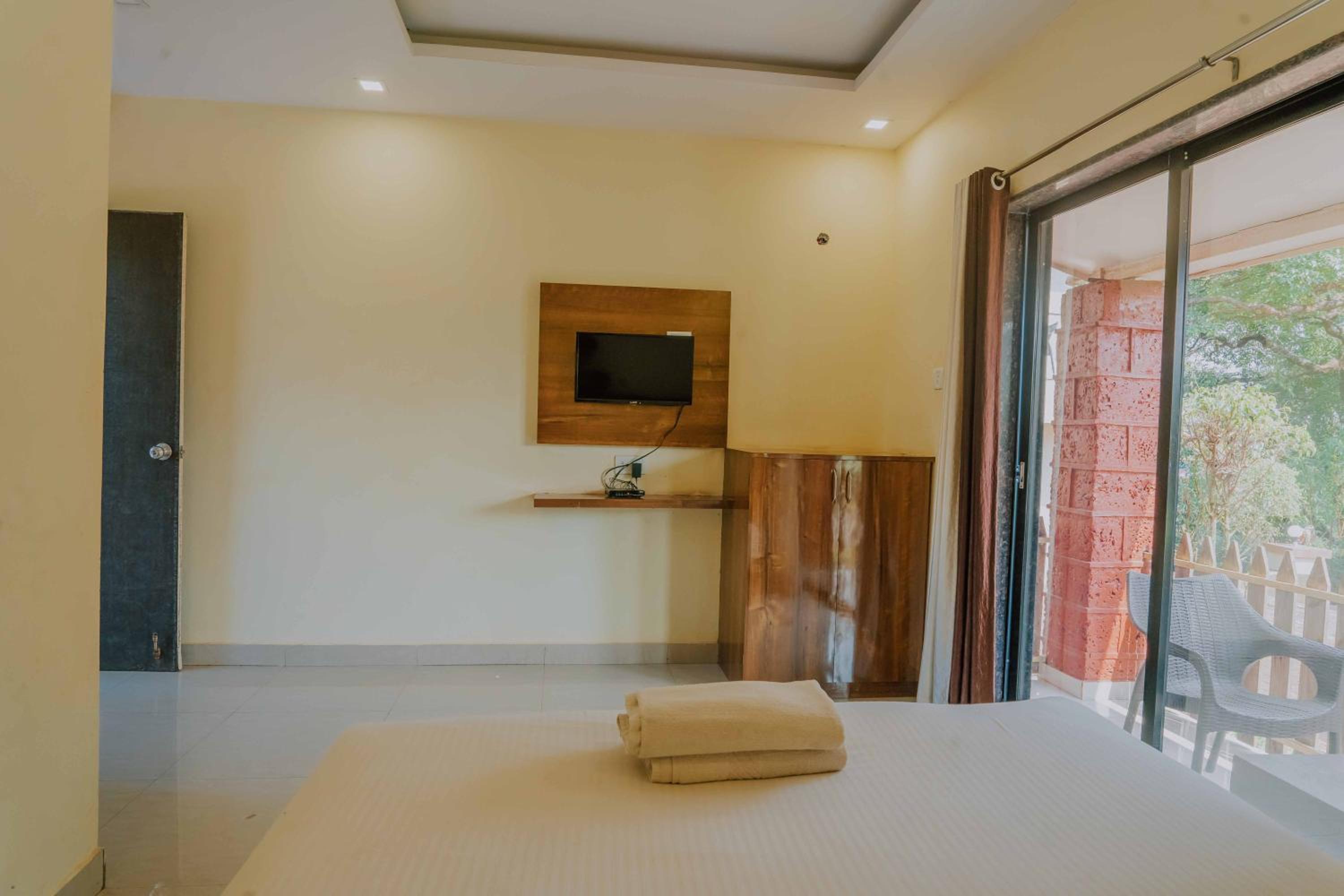 King Room with Garden View