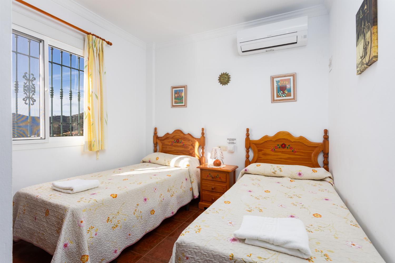 Villa photo 3