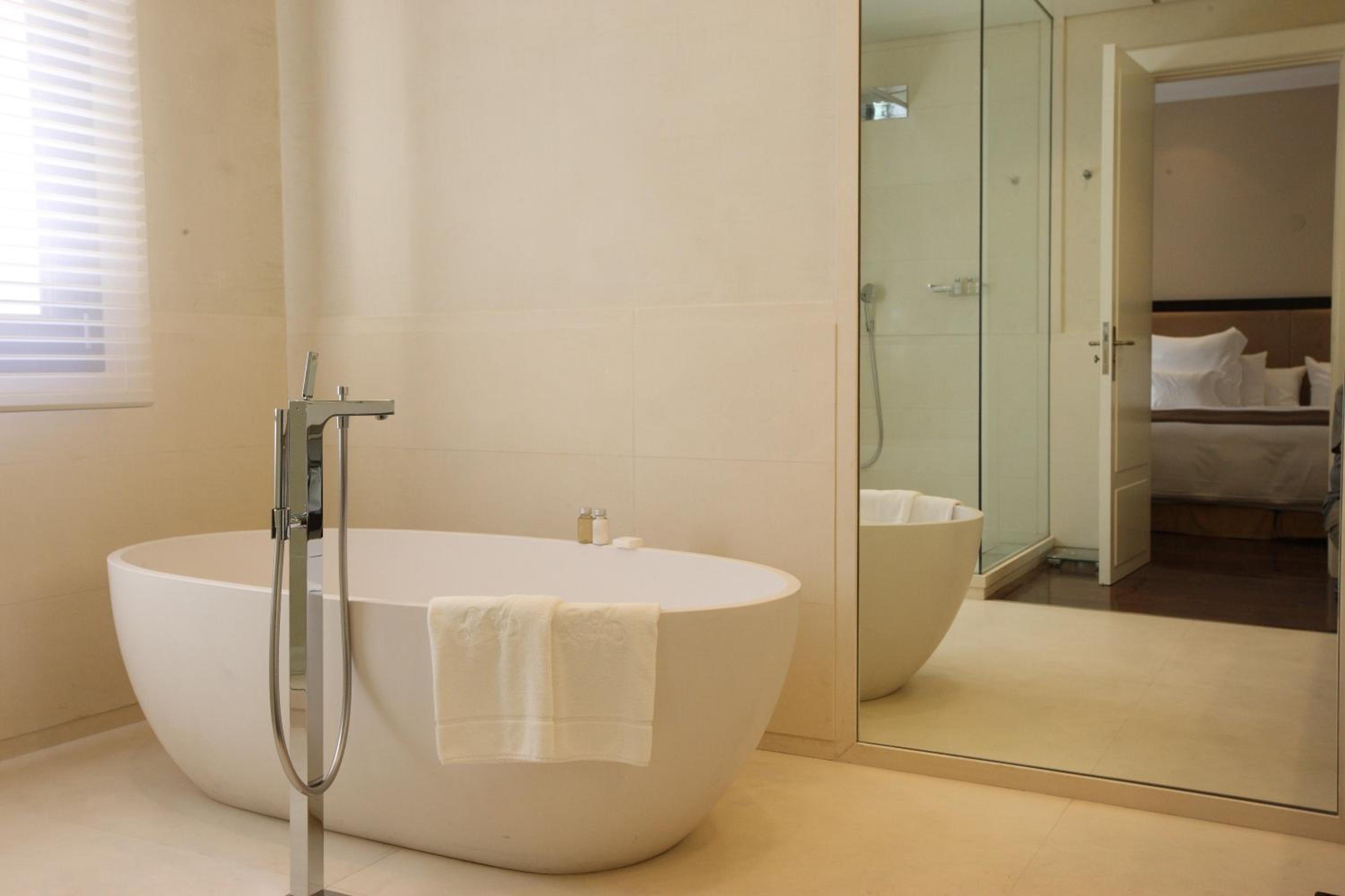 Suite (2 Adults) photo 2