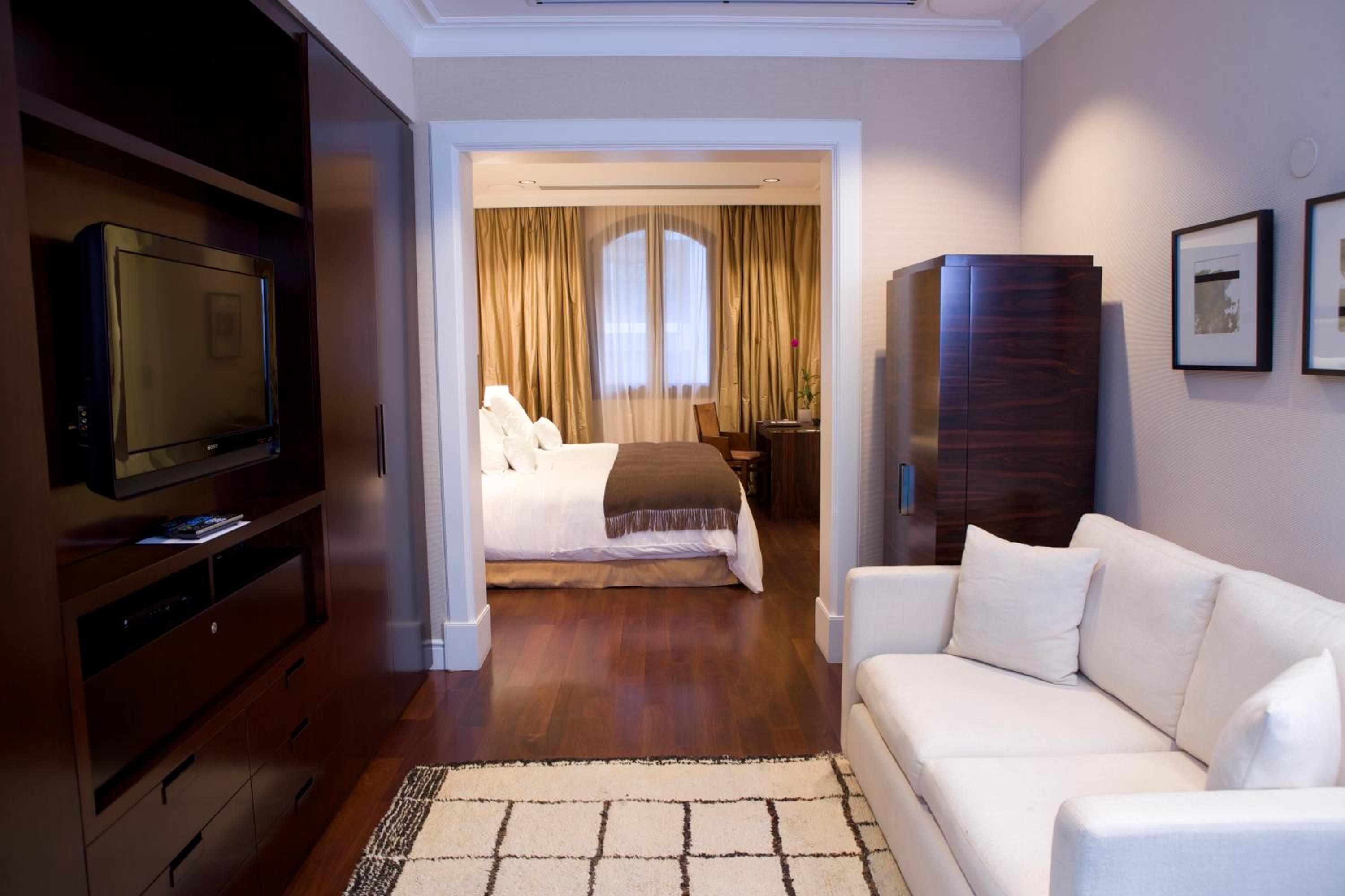 Suite (2 Adults) photo 3