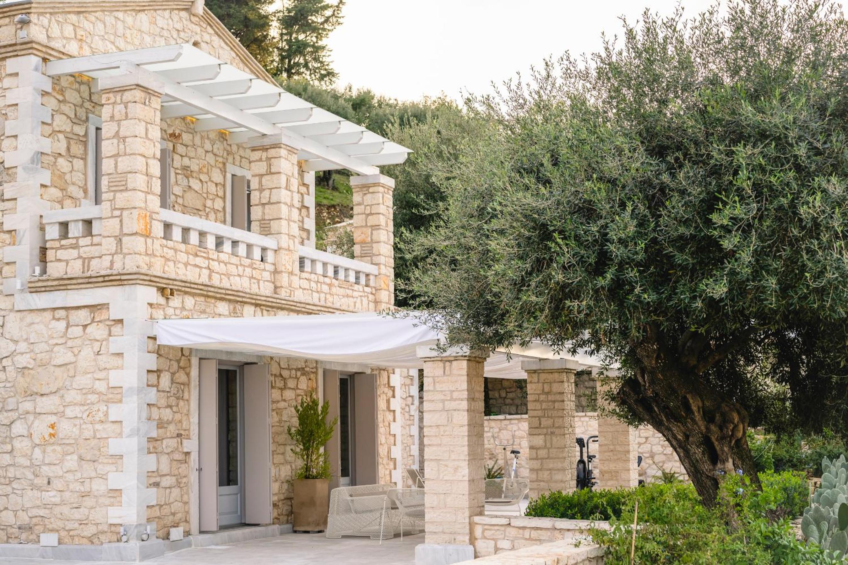 Villa photo 2